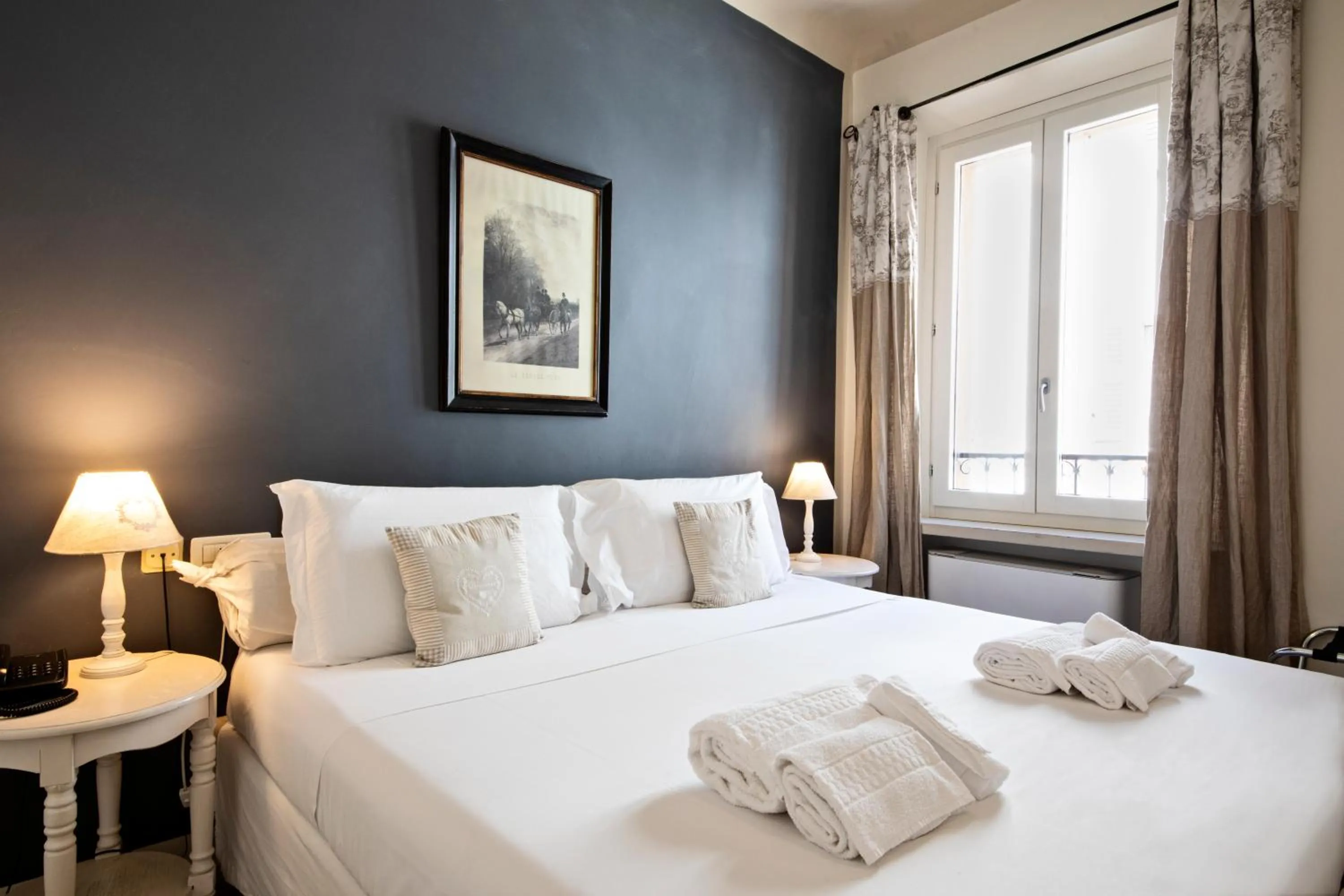 Bed in Hotel Broletto - Centro Storico