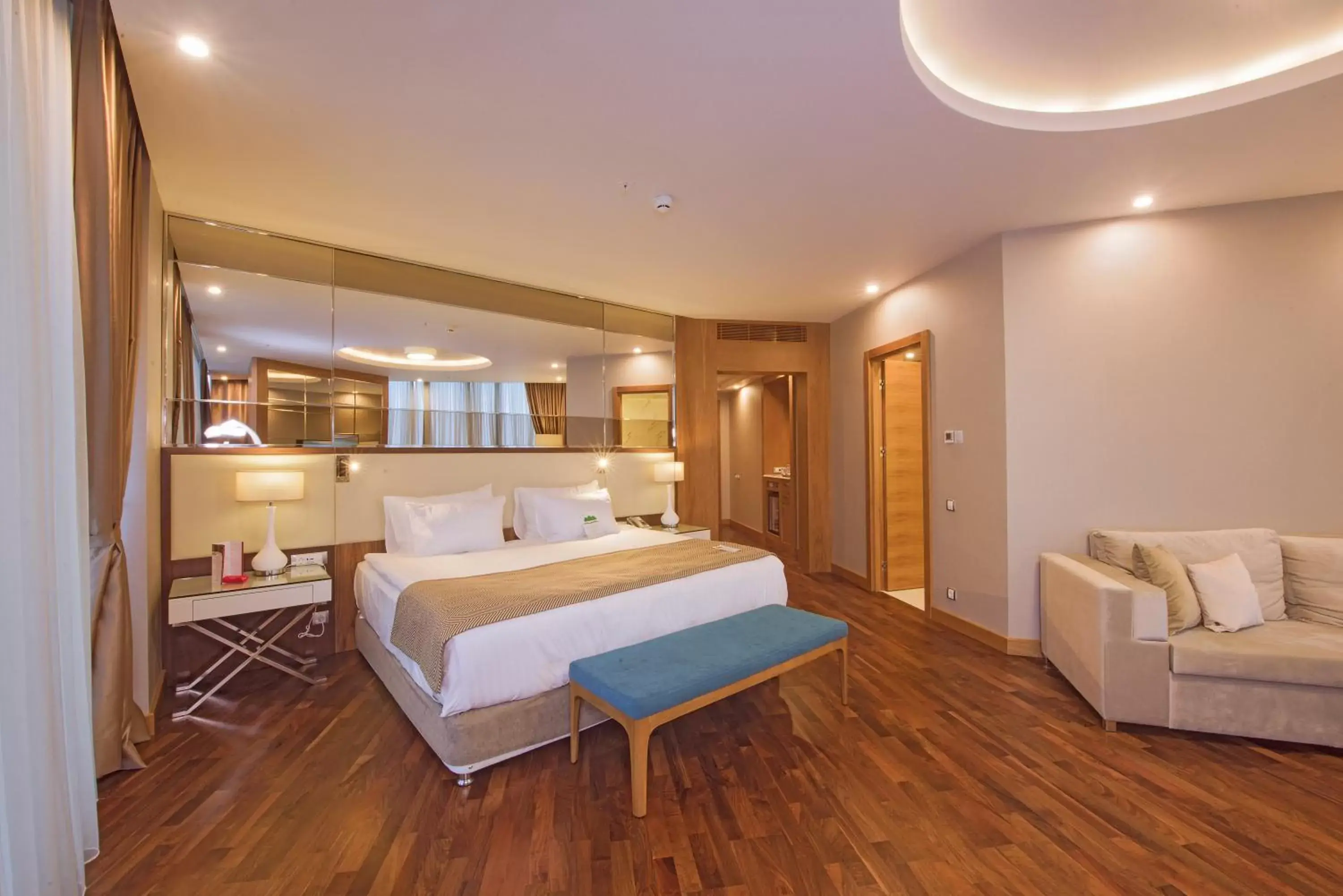 Bedroom, Bed in Ramada Plaza By Wyndham Konya