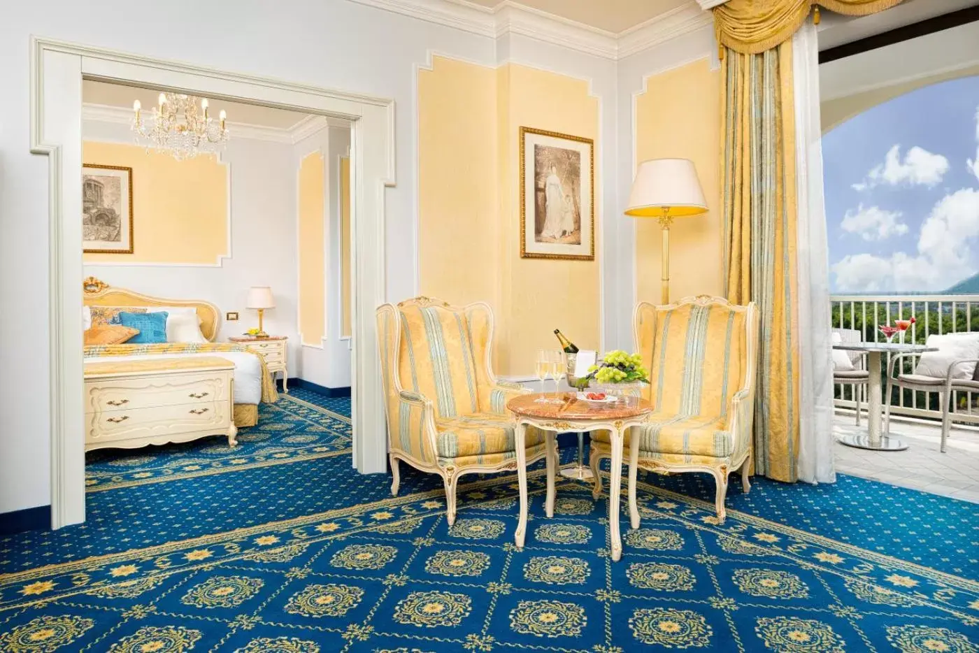 Living room in Grand Hotel Trieste & Victoria