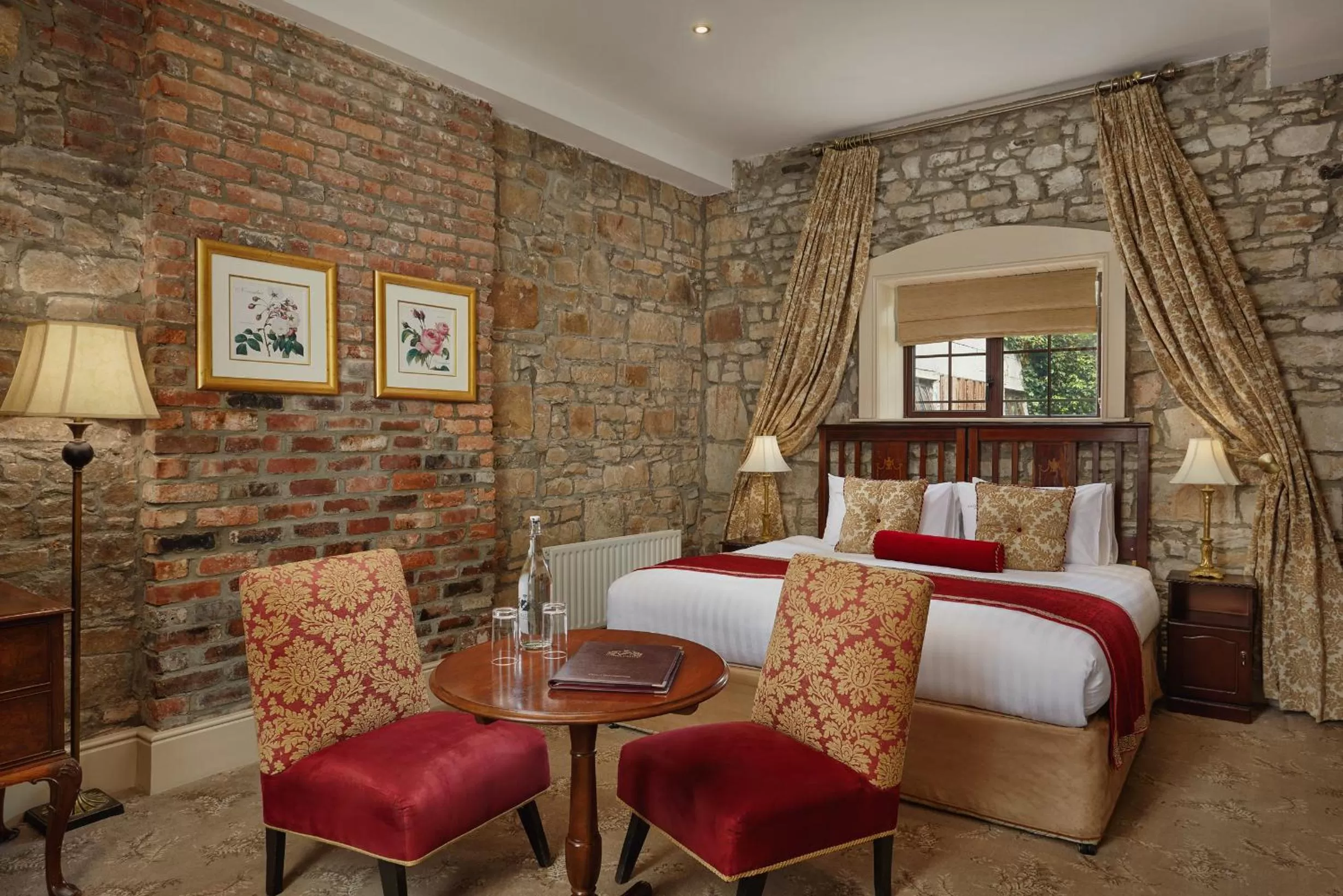 Bedroom, Bed in Cabra Castle Hotel