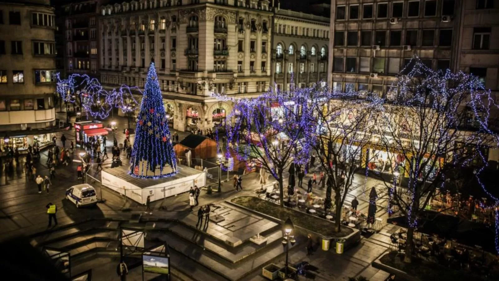 People in Capital Hotel Garni