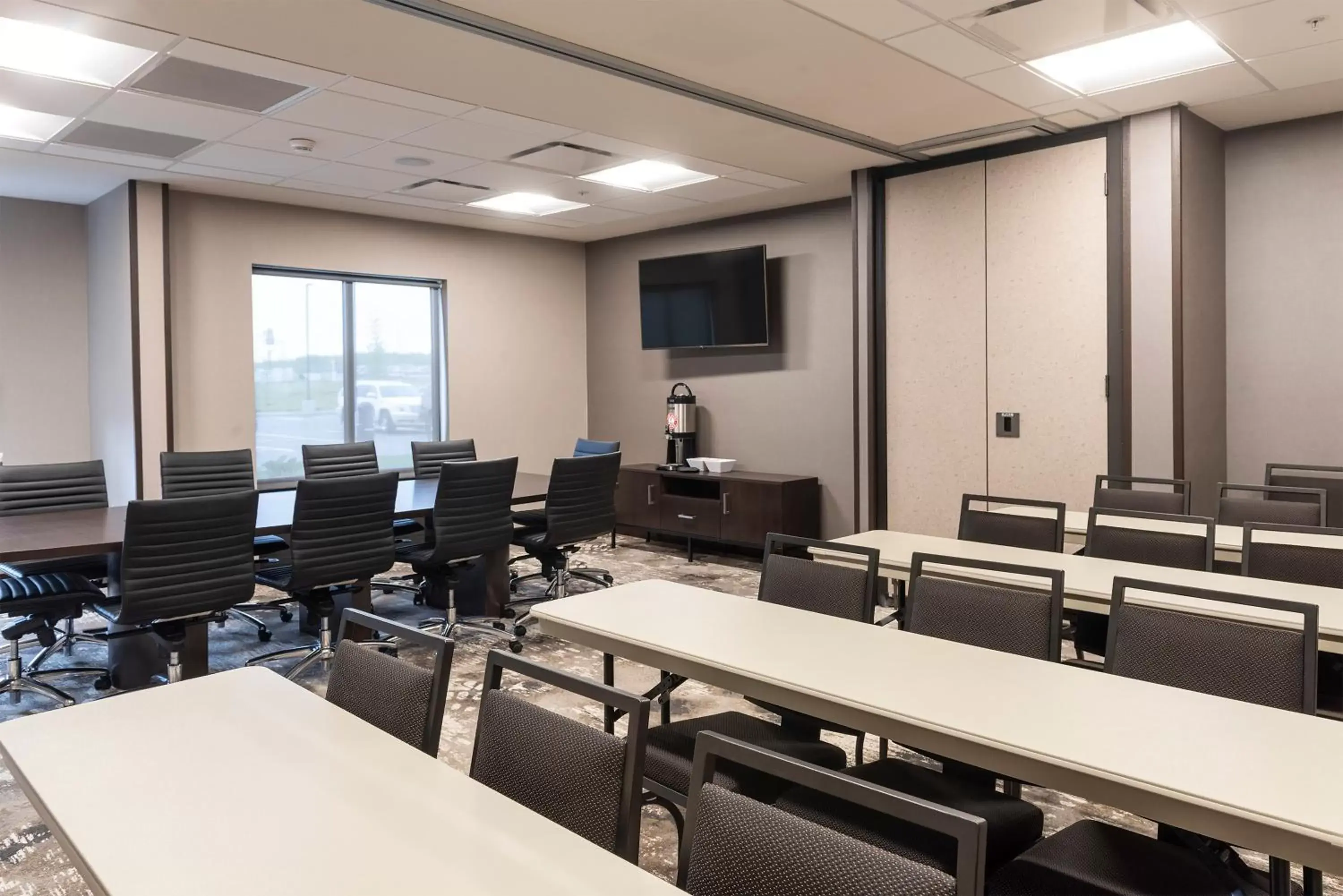 Meeting/conference room in Wingate by Wyndham Angola