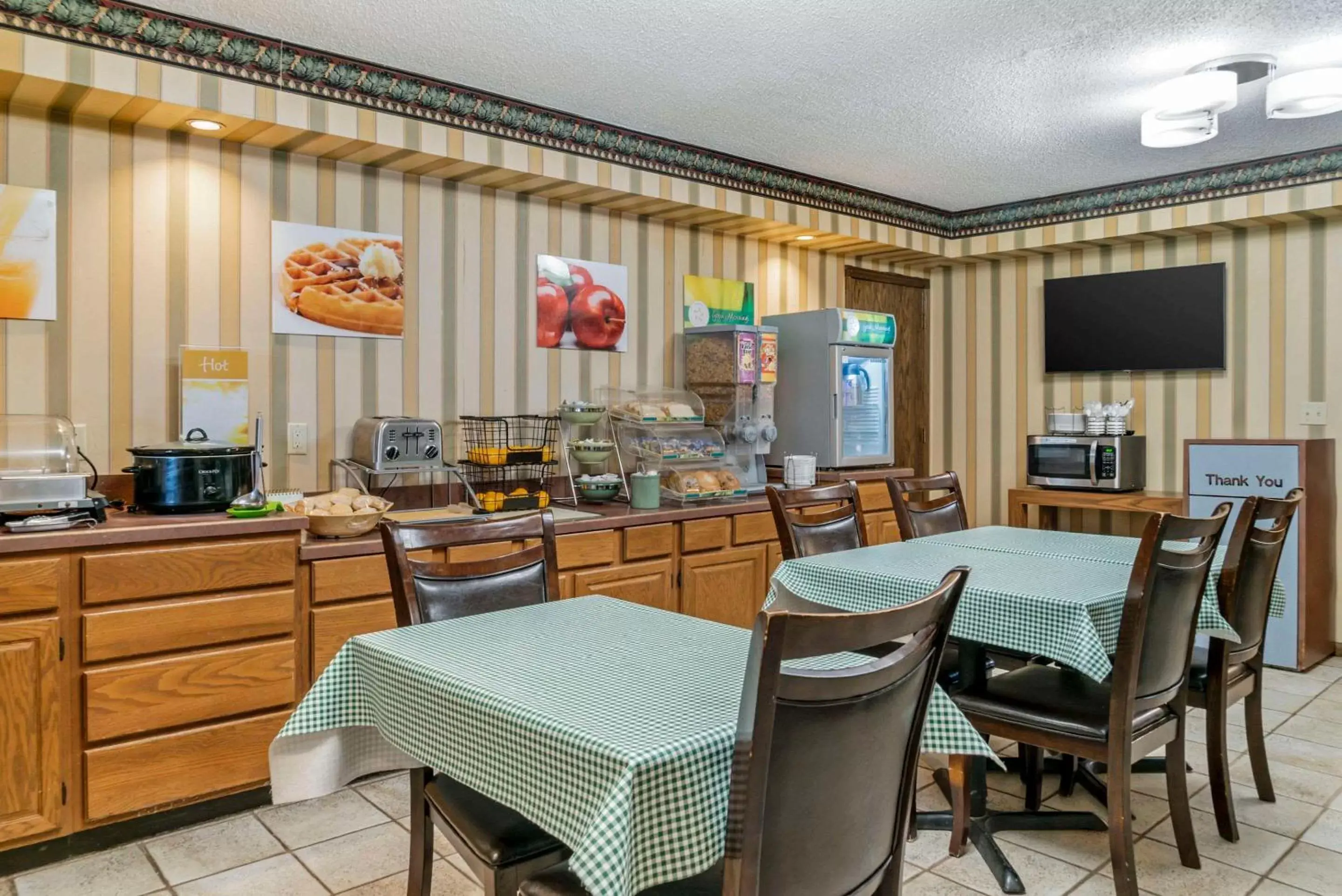 Breakfast in Quality Inn Breakfast in Quality Inn