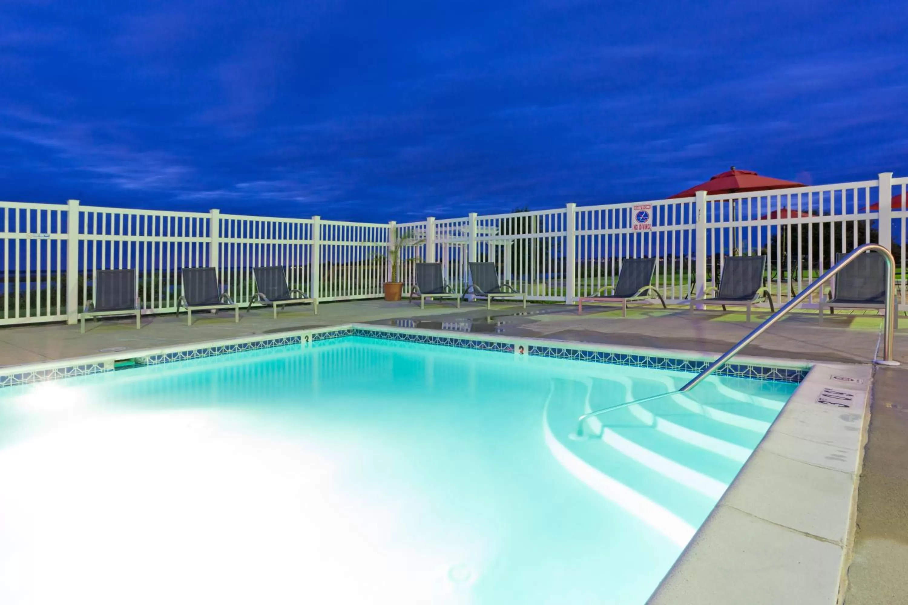 Swimming pool in Holiday Inn Express Annapolis East-Kent Island by IHG