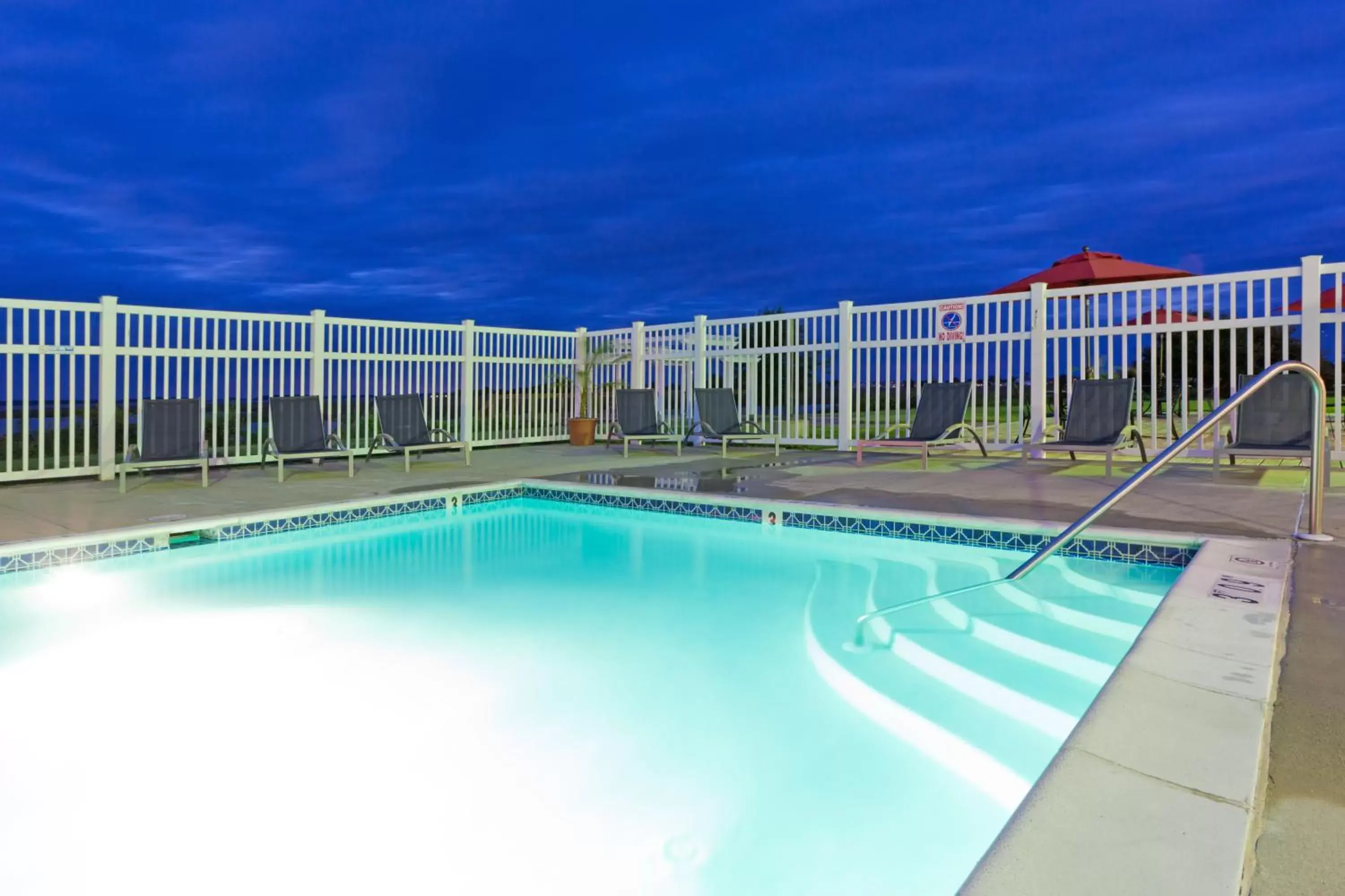 Swimming Pool in Holiday Inn Express Annapolis East-Kent Island, an IHG Hotel