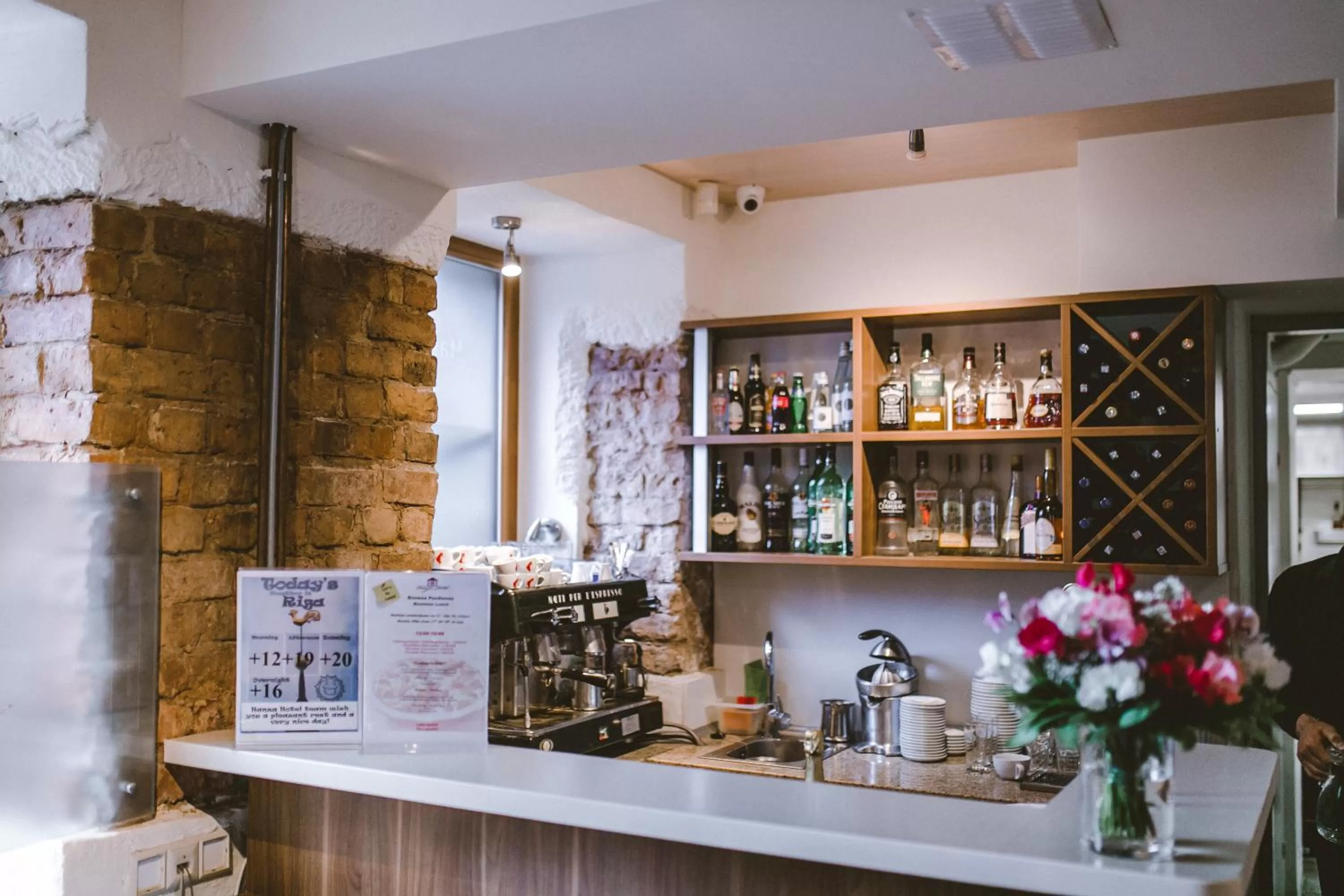 Coffee/tea facilities in Hanza Hotel