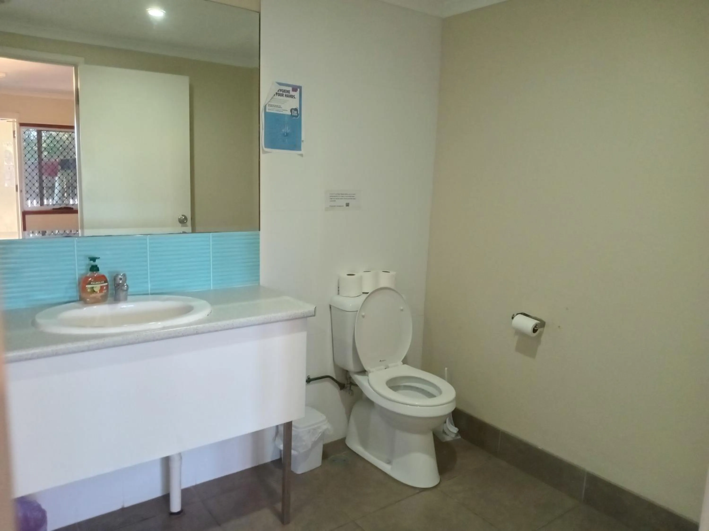 Shower in Hervey Bay Flashpackers