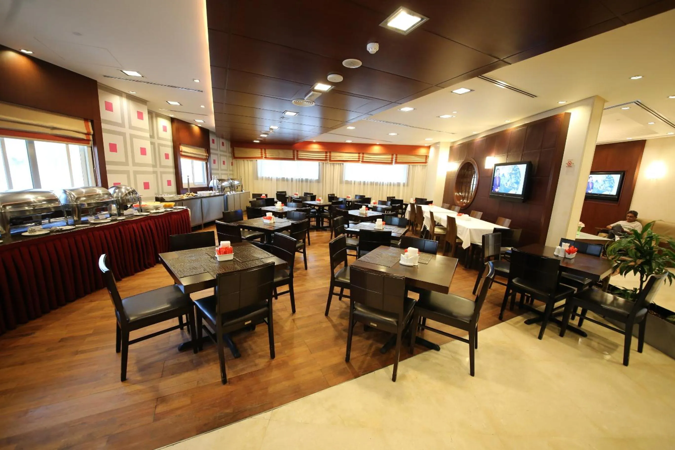 Restaurant/places to eat in Tulip Hotel Apartments