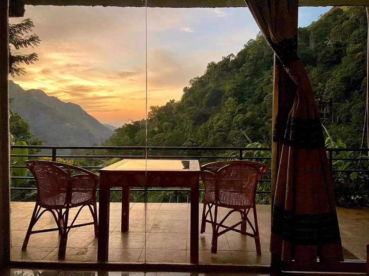 Ella Lucky Panoramic