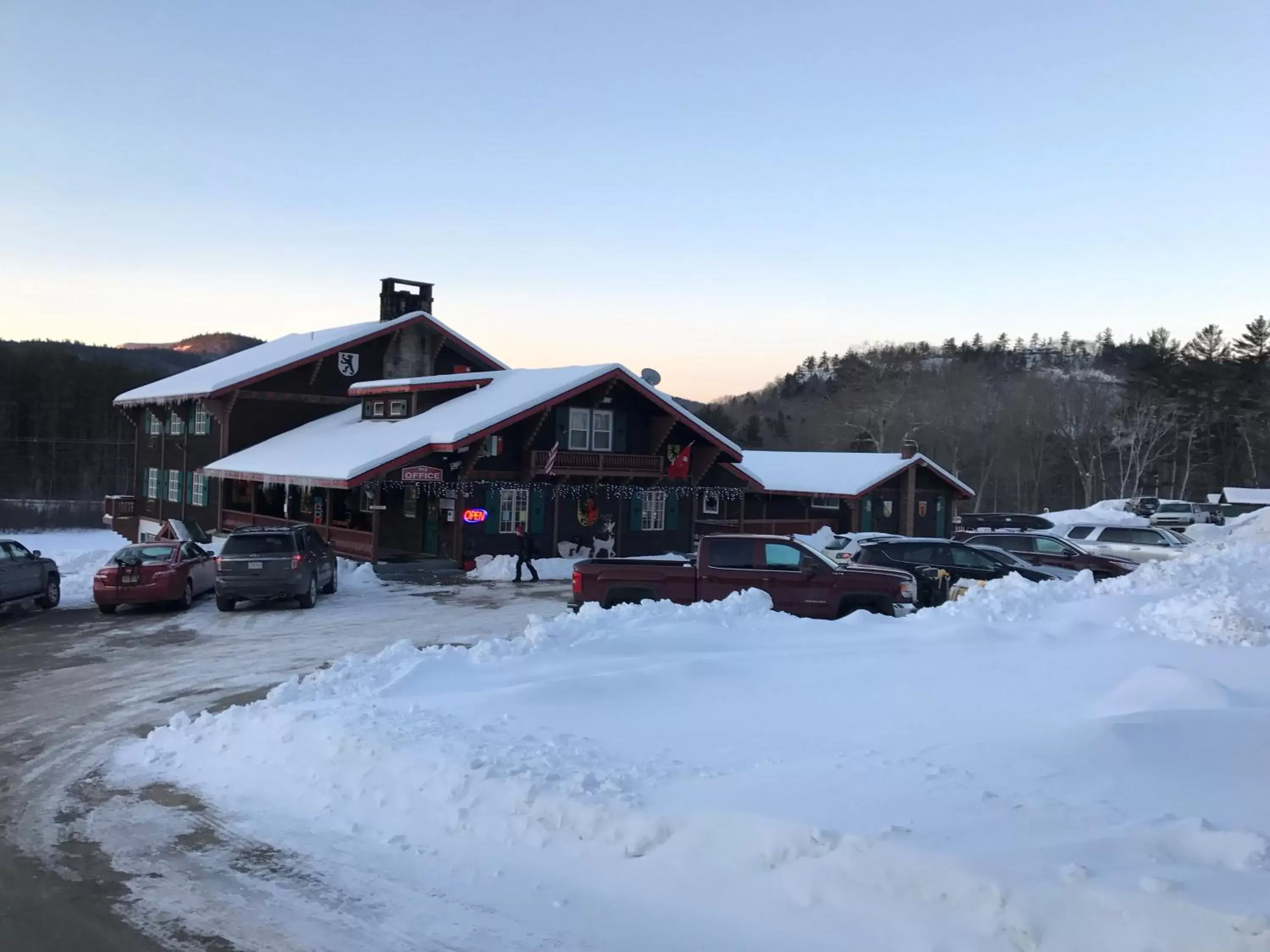 Facade/entrance, Winter in Swiss Chalets Village Inn