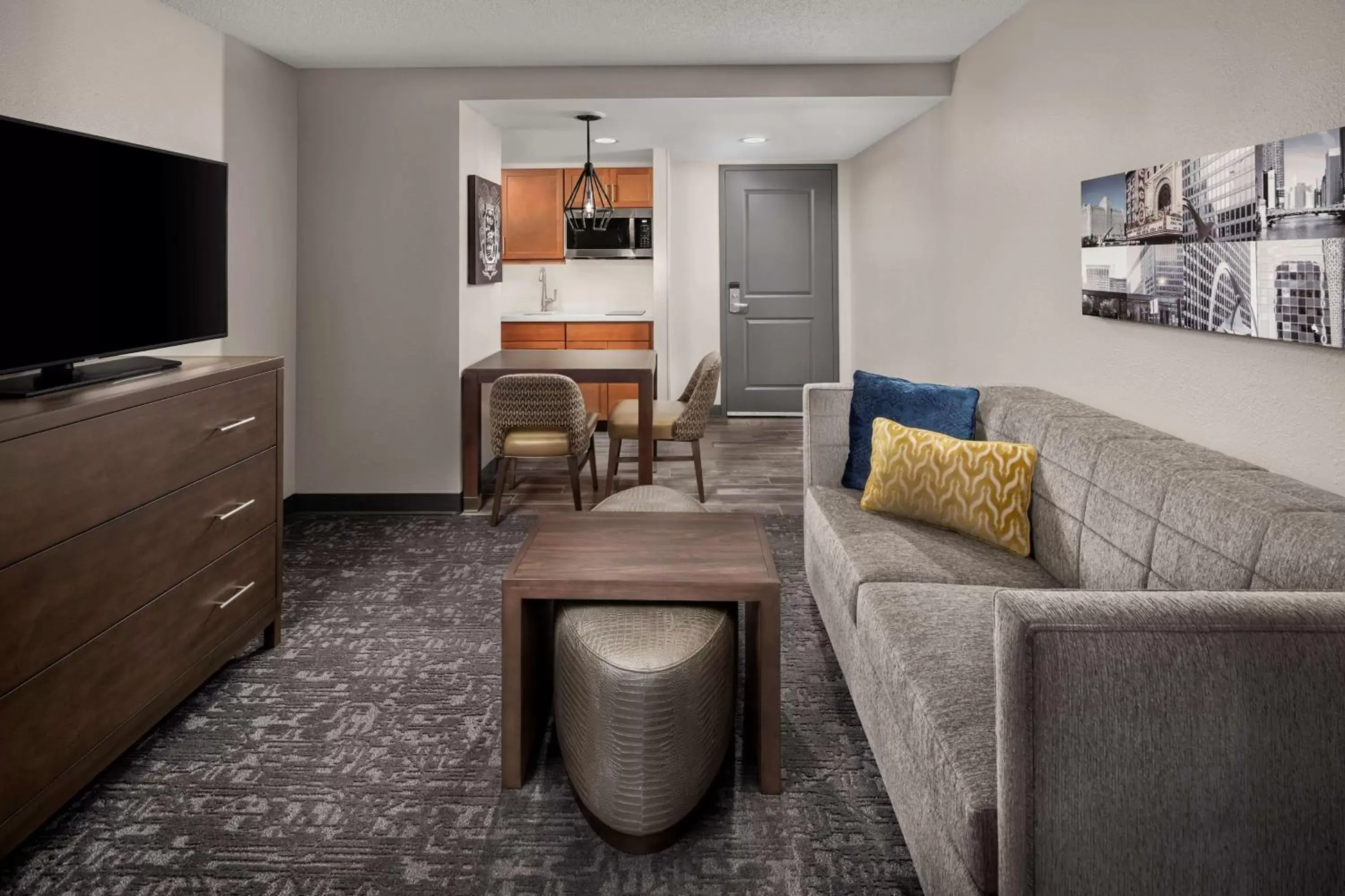 Bedroom, Seating Area in Homewood Suites by Hilton Orland Park