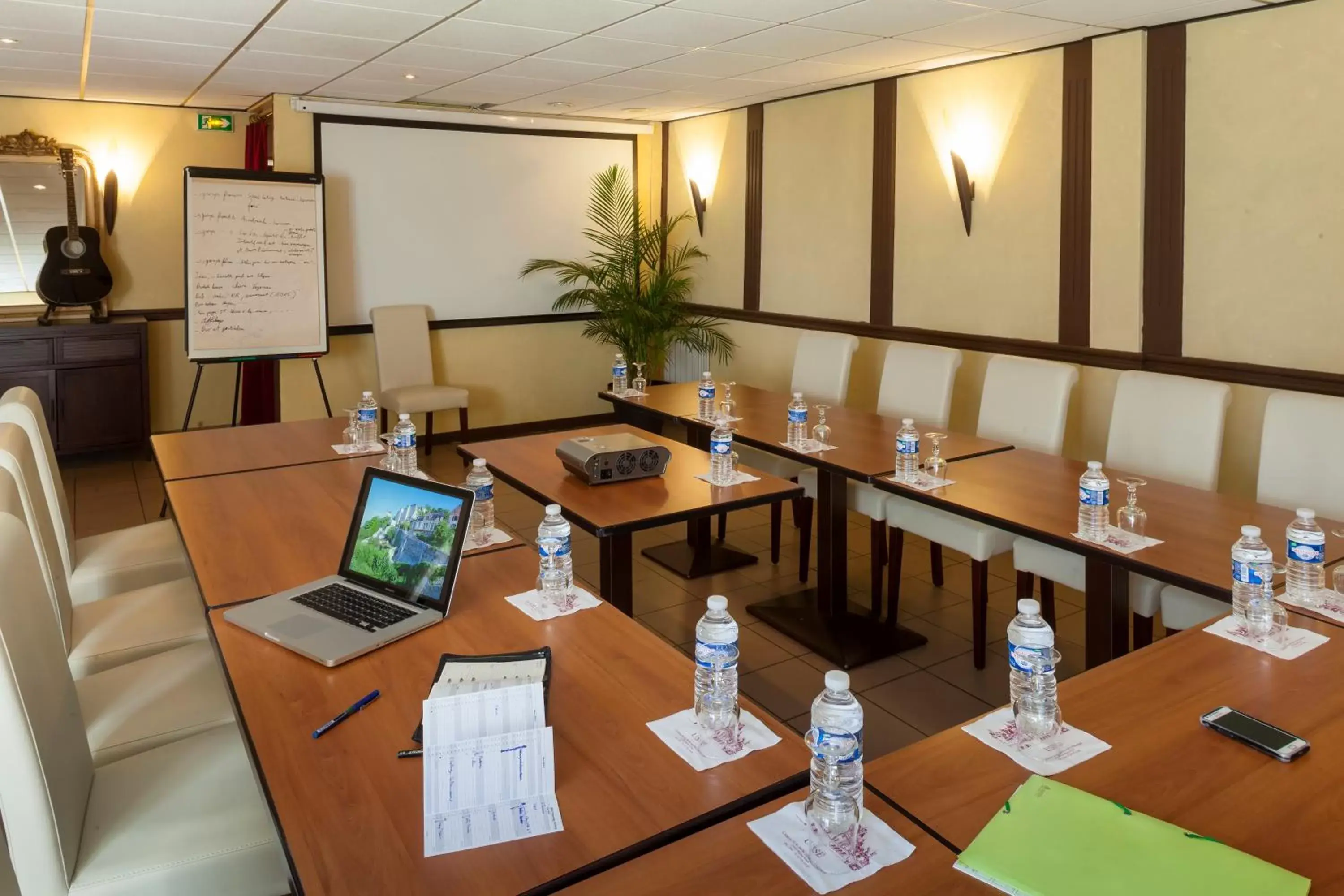 Business facilities, Business Area/Conference Room in BRIT HOTEL Le Lion d'Or CHINON