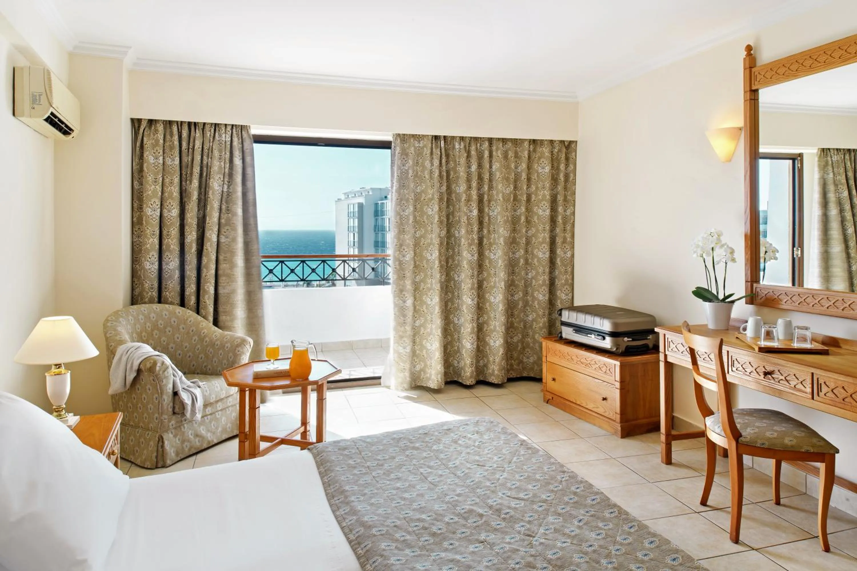 Bedroom, Bed in Mitsis Petit Palais