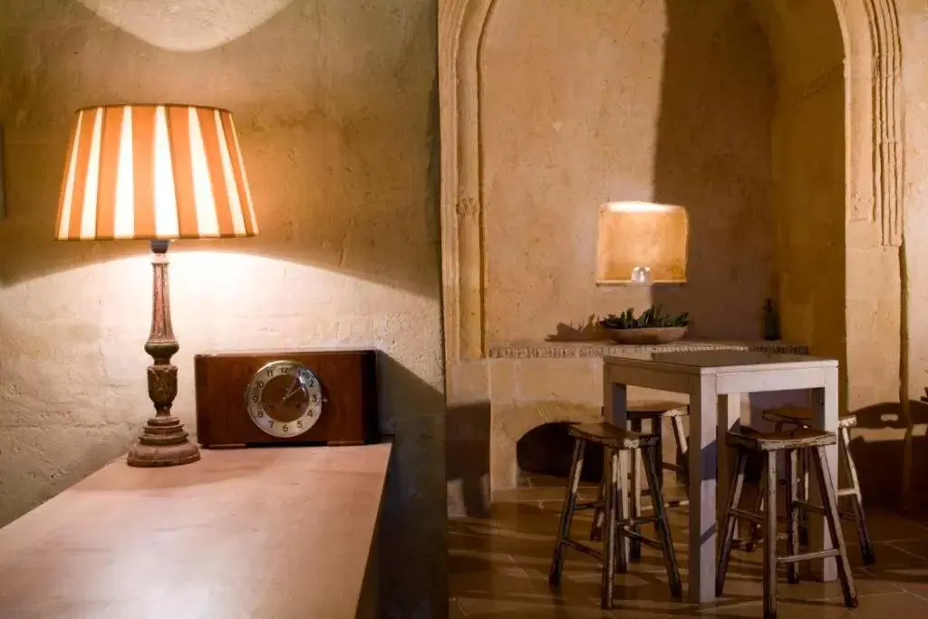 Lobby or reception, Dining Area in L'Hotel In Pietra