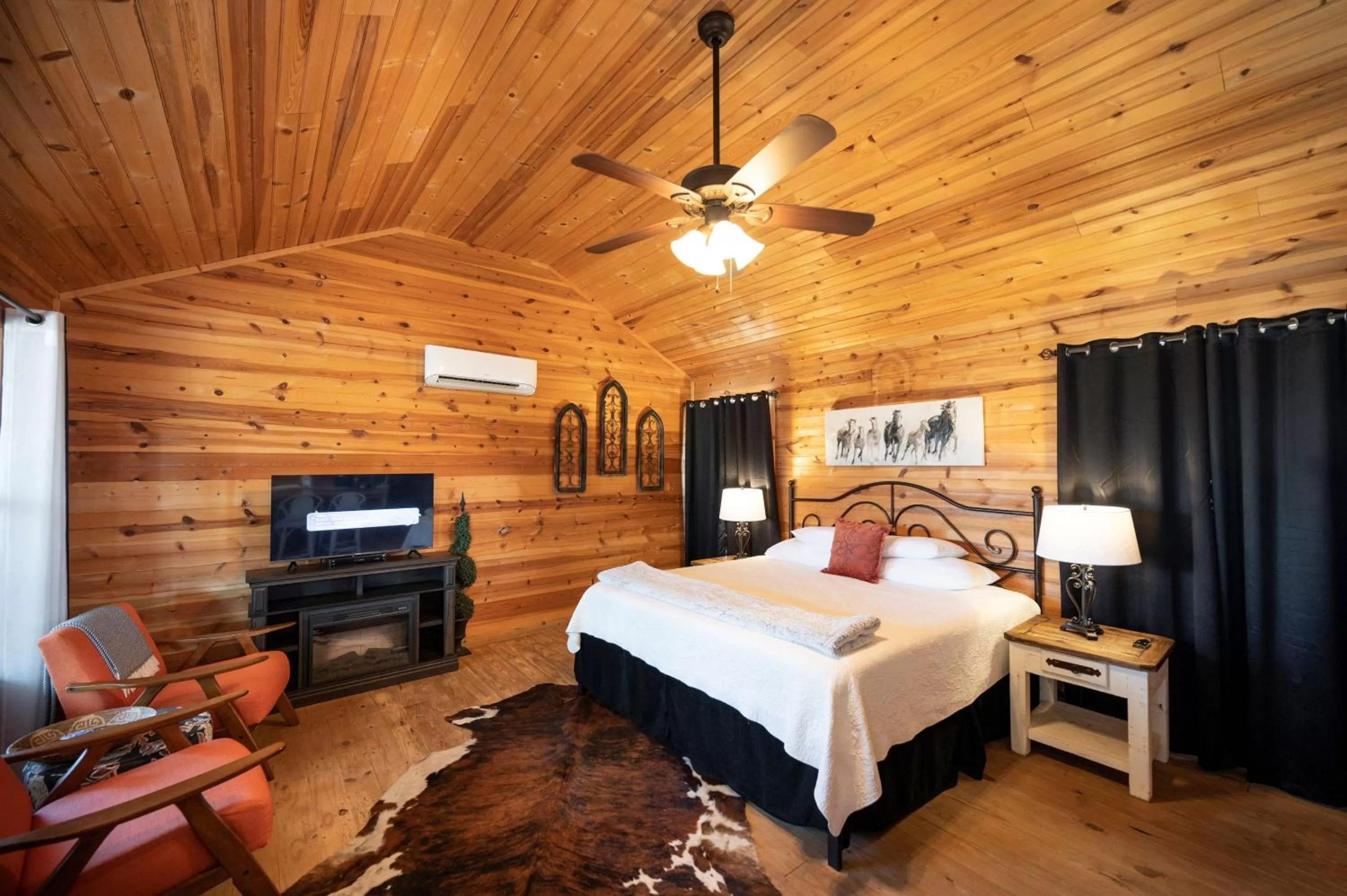 Bed in City on a Hill at Spring Creek