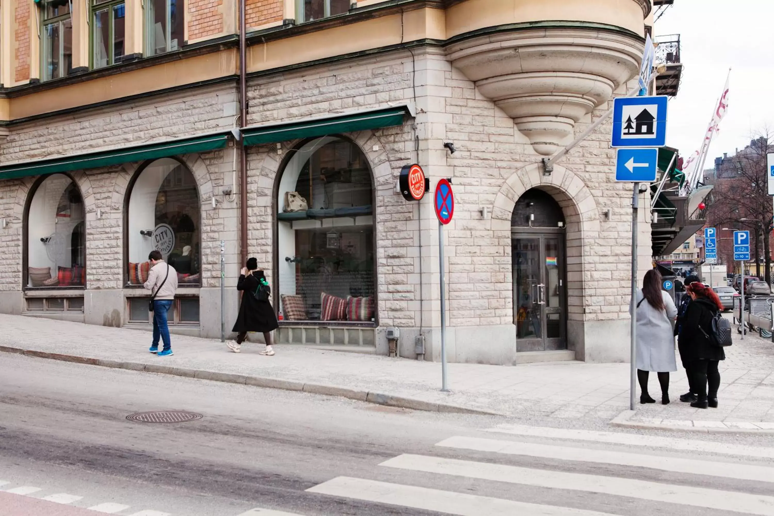 Facade/entrance in City Backpackers Hostel