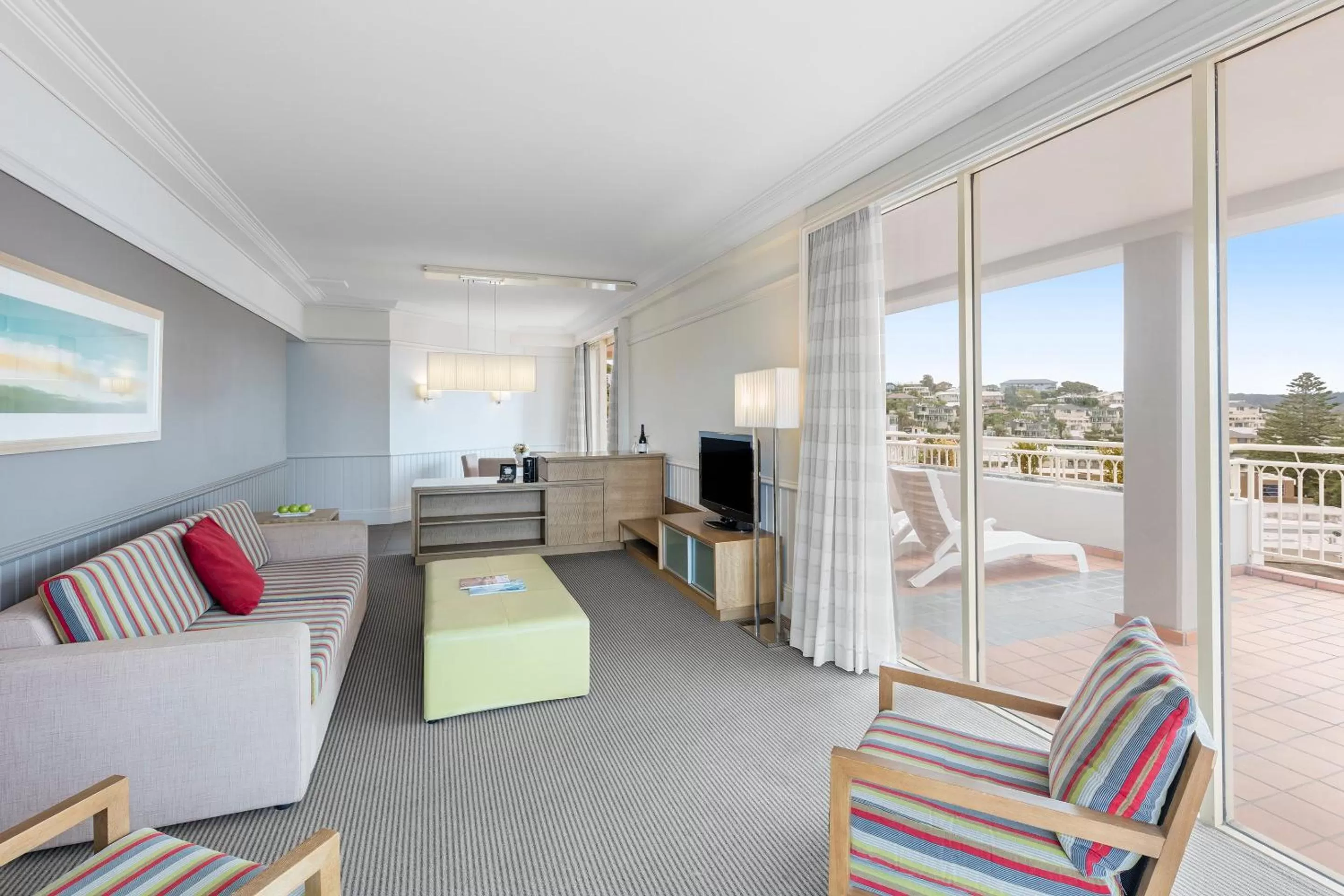 Bedroom in Crowne Plaza Terrigal Pacific by IHG