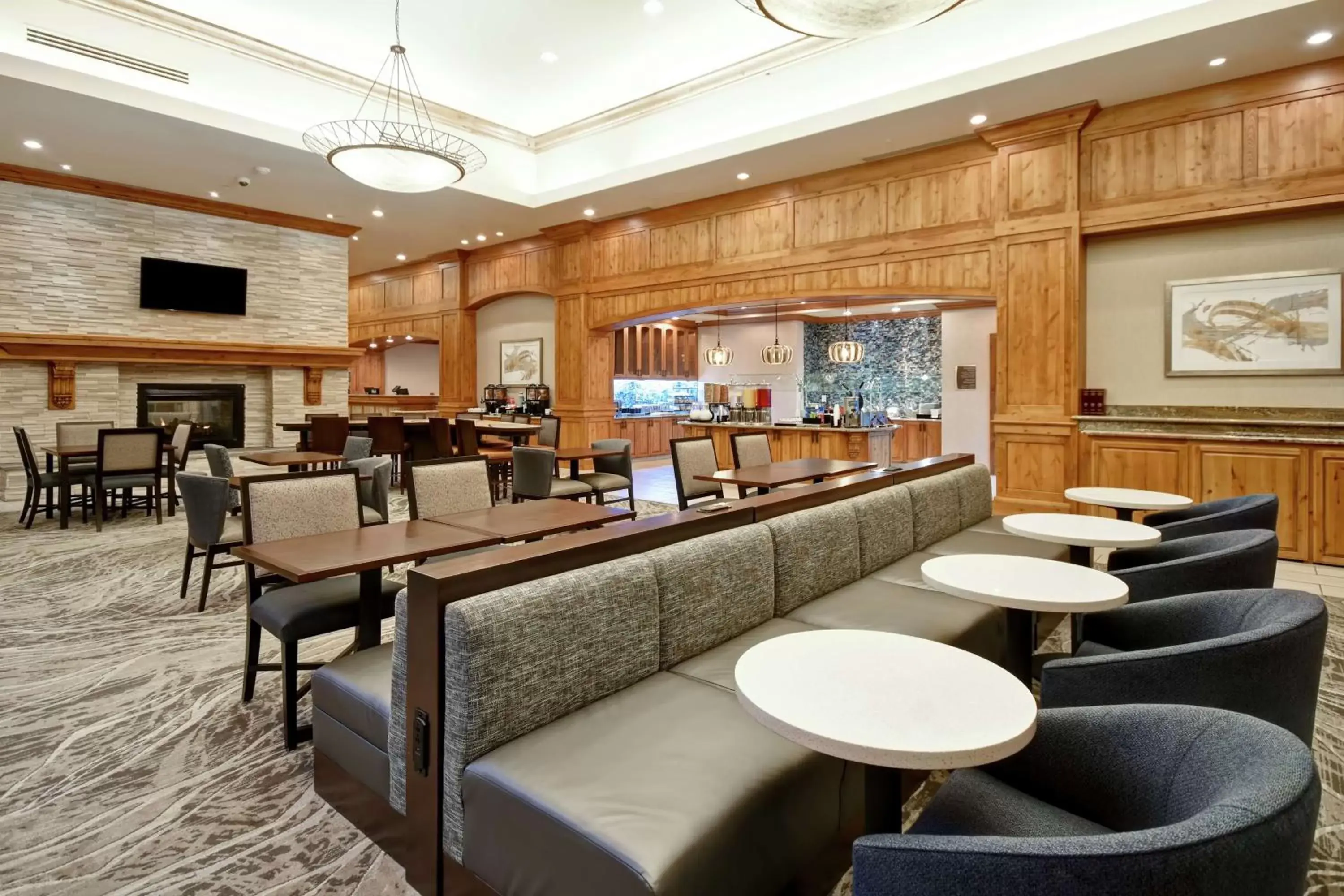 Dining area, Lounge/Bar in Homewood Suites by Hilton Boise