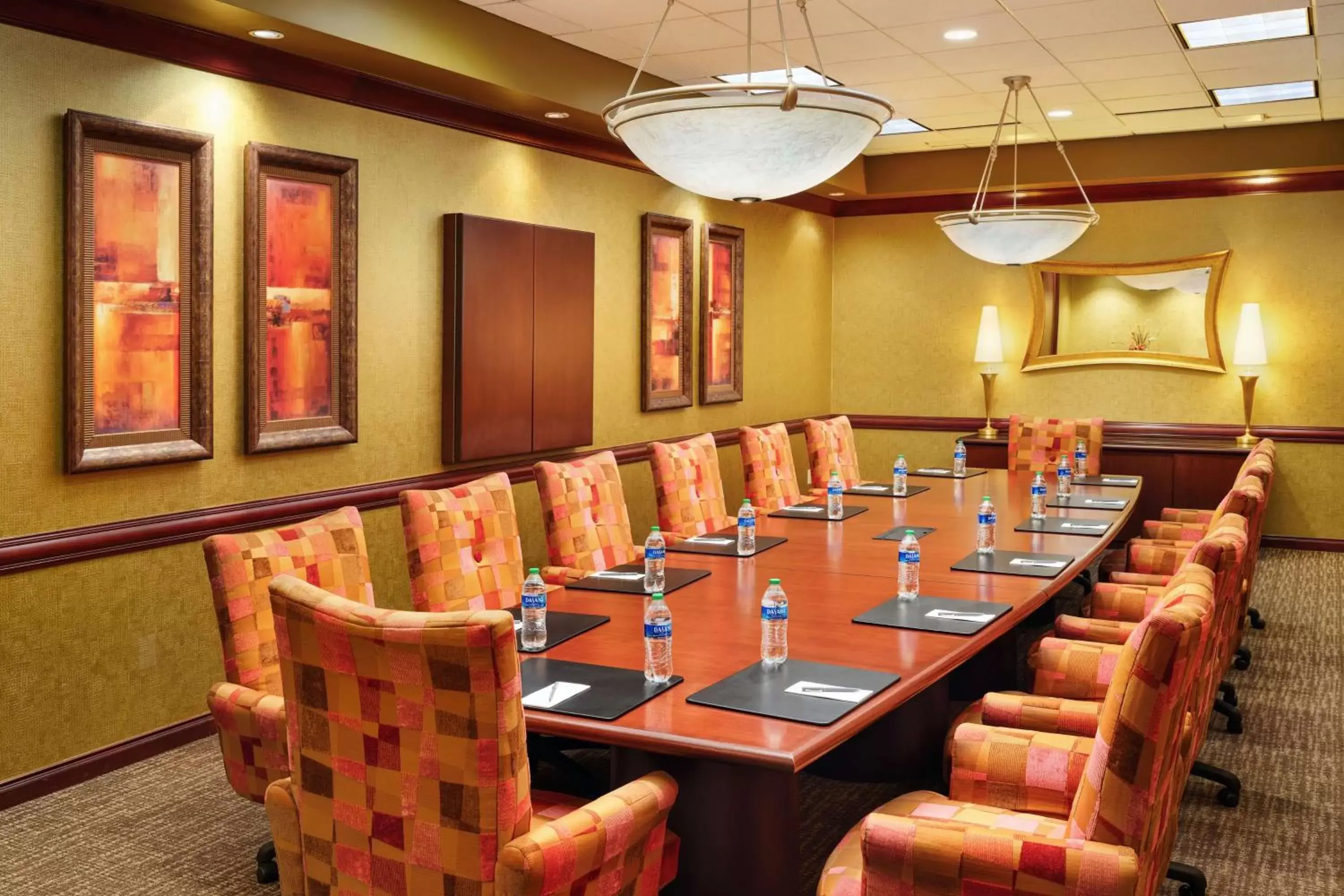 Meeting/conference room in Embassy Suites by Hilton Hampton Convention Center