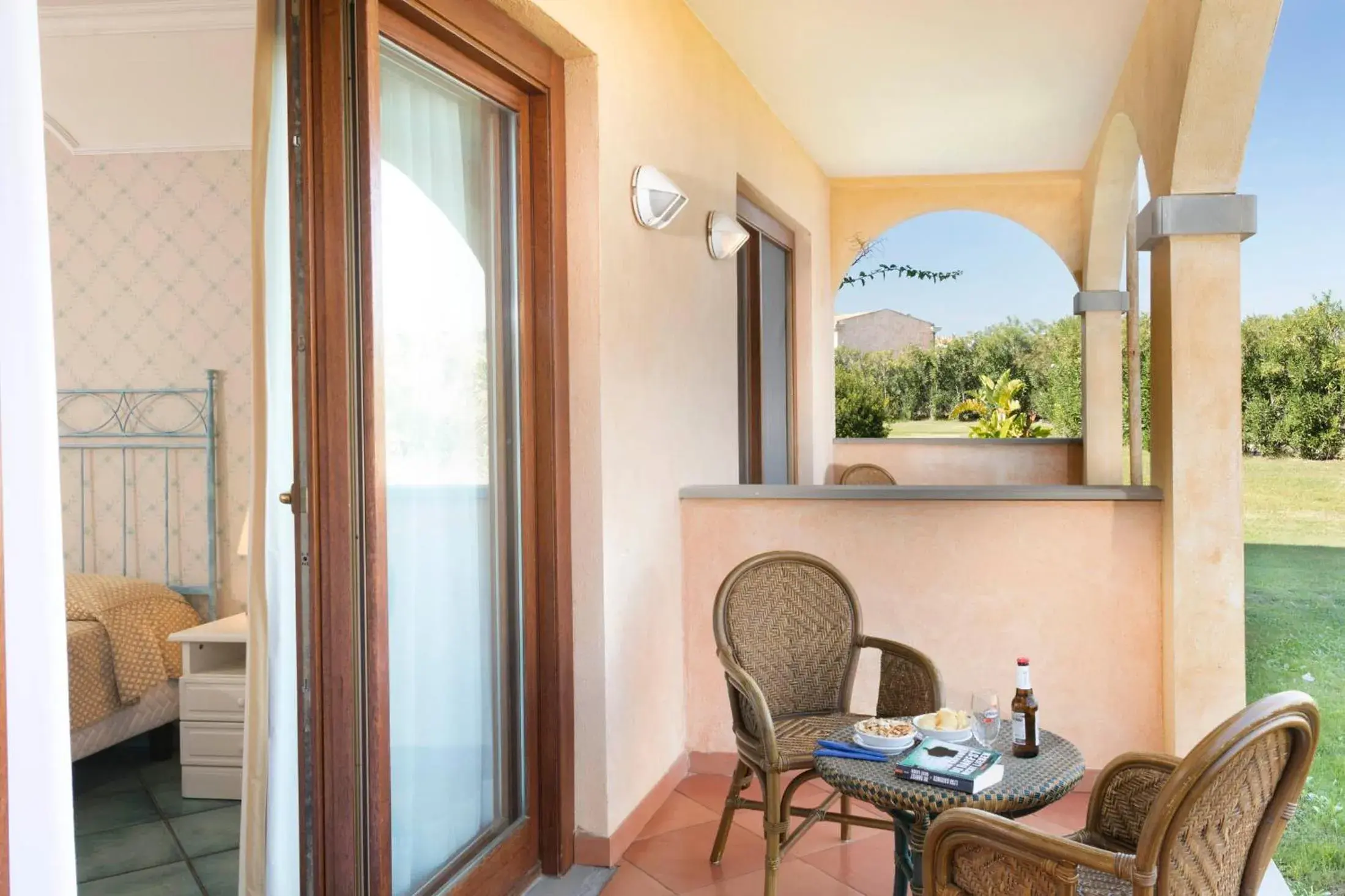 Balcony/Terrace, Seating Area in Hotel Santa Gilla