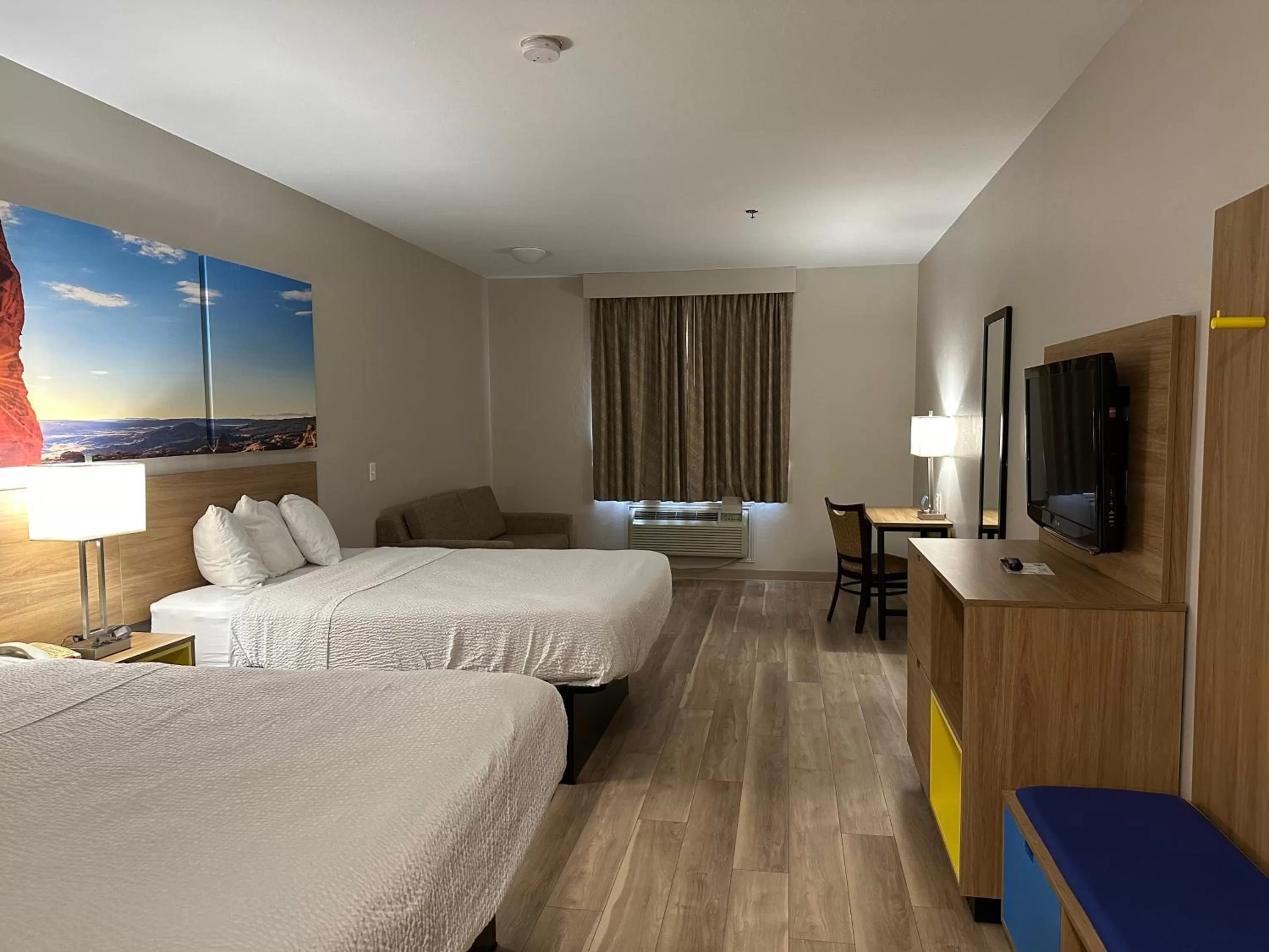 Photo of the whole room, Bed in Days Inn by Wyndham Oklahoma City