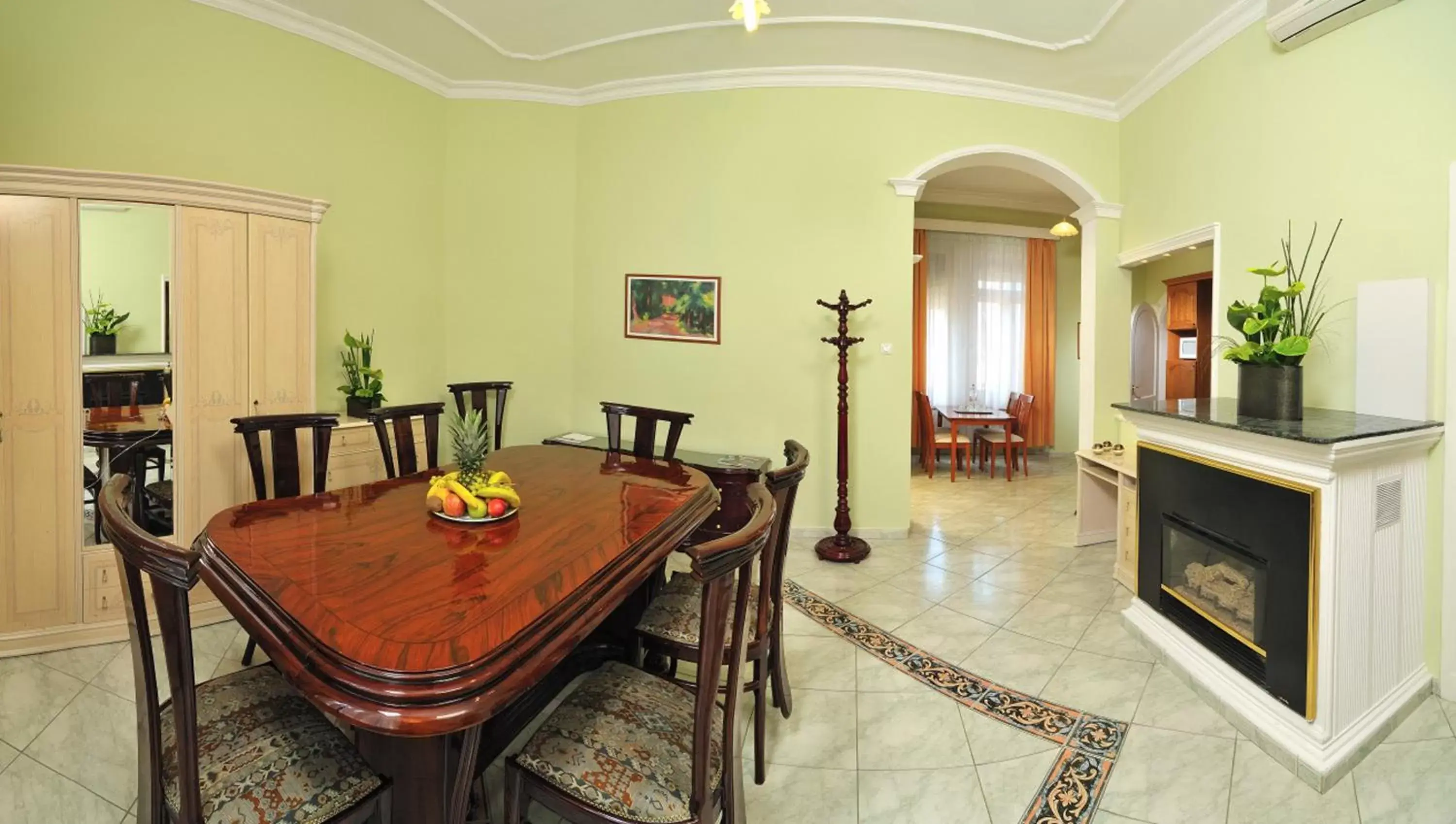 Living room, Seating Area in Baross City Hotel - Budapest