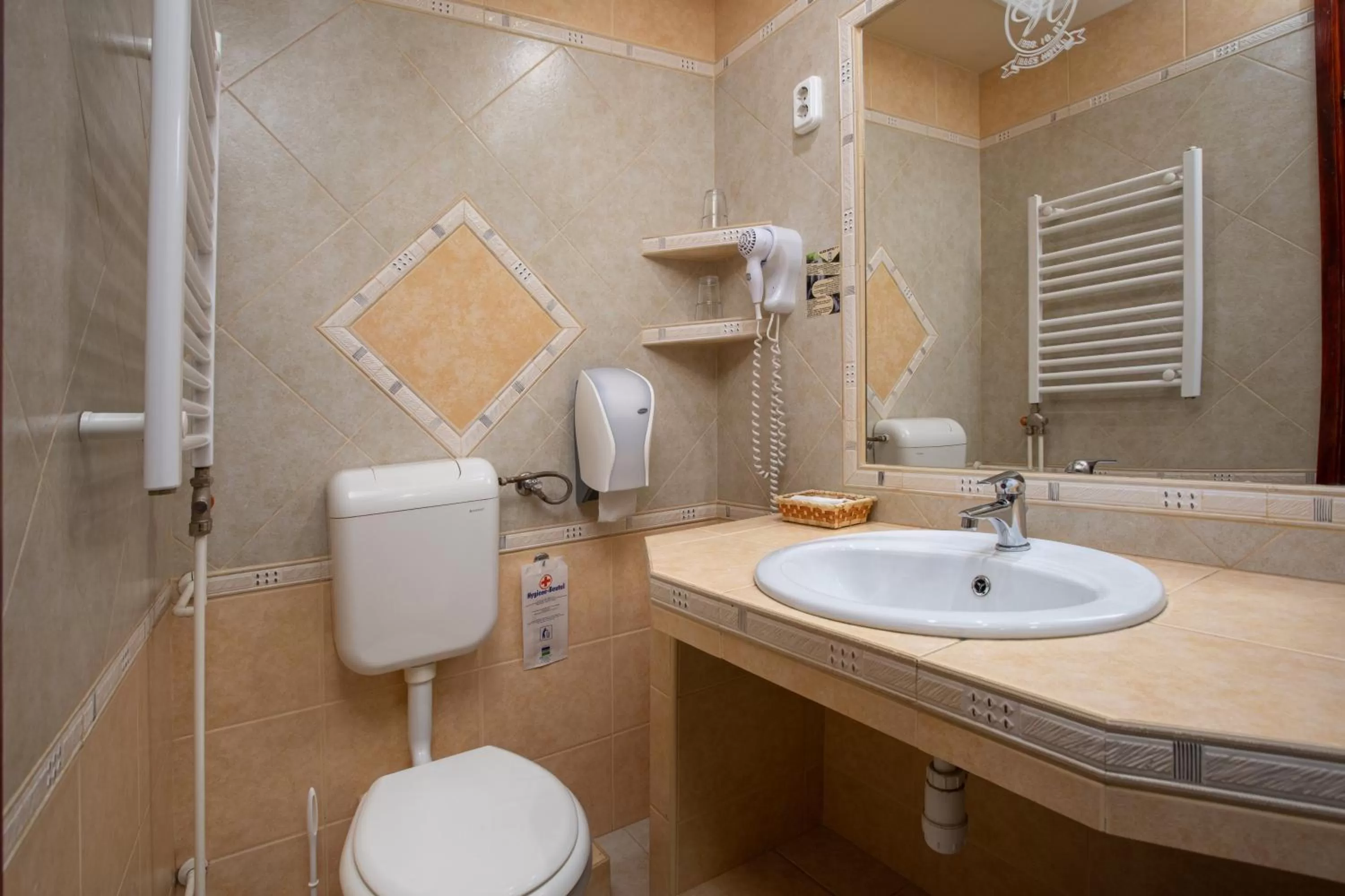 Bathroom in Illés Hotel