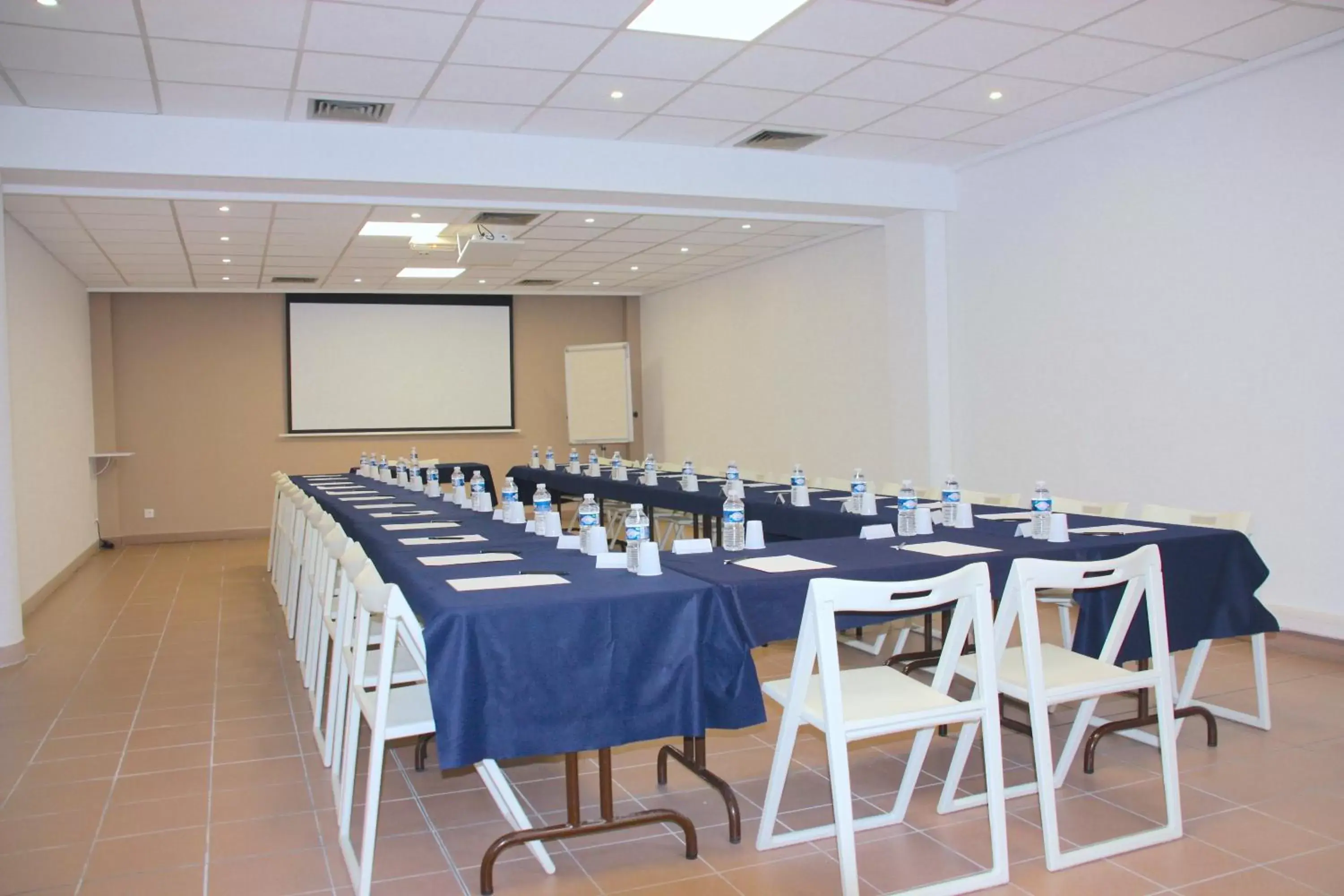 Meeting/conference room in Ibis Budget Toulon Centre