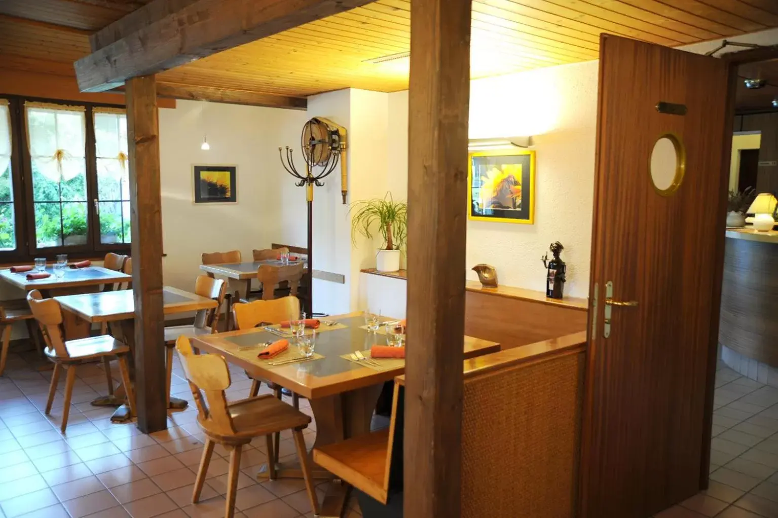 Restaurant/Places to Eat in Auberge du Prévoux