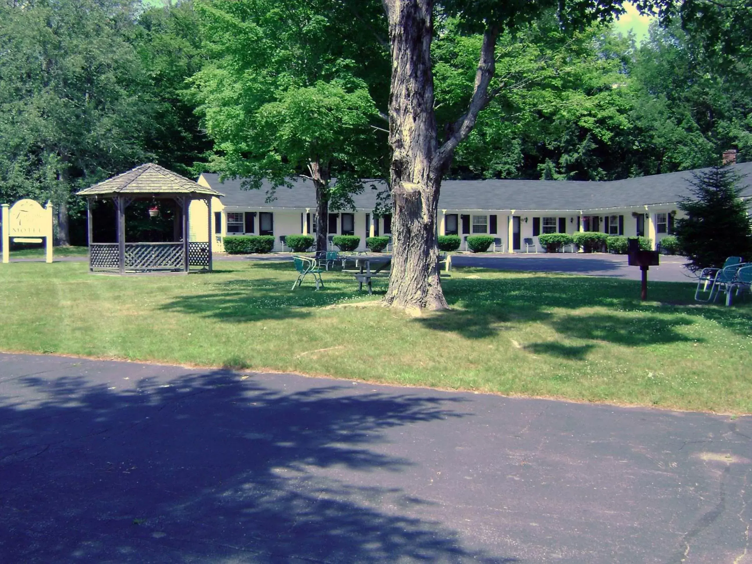 Facade/entrance, Property Building in Franconia Notch Motel