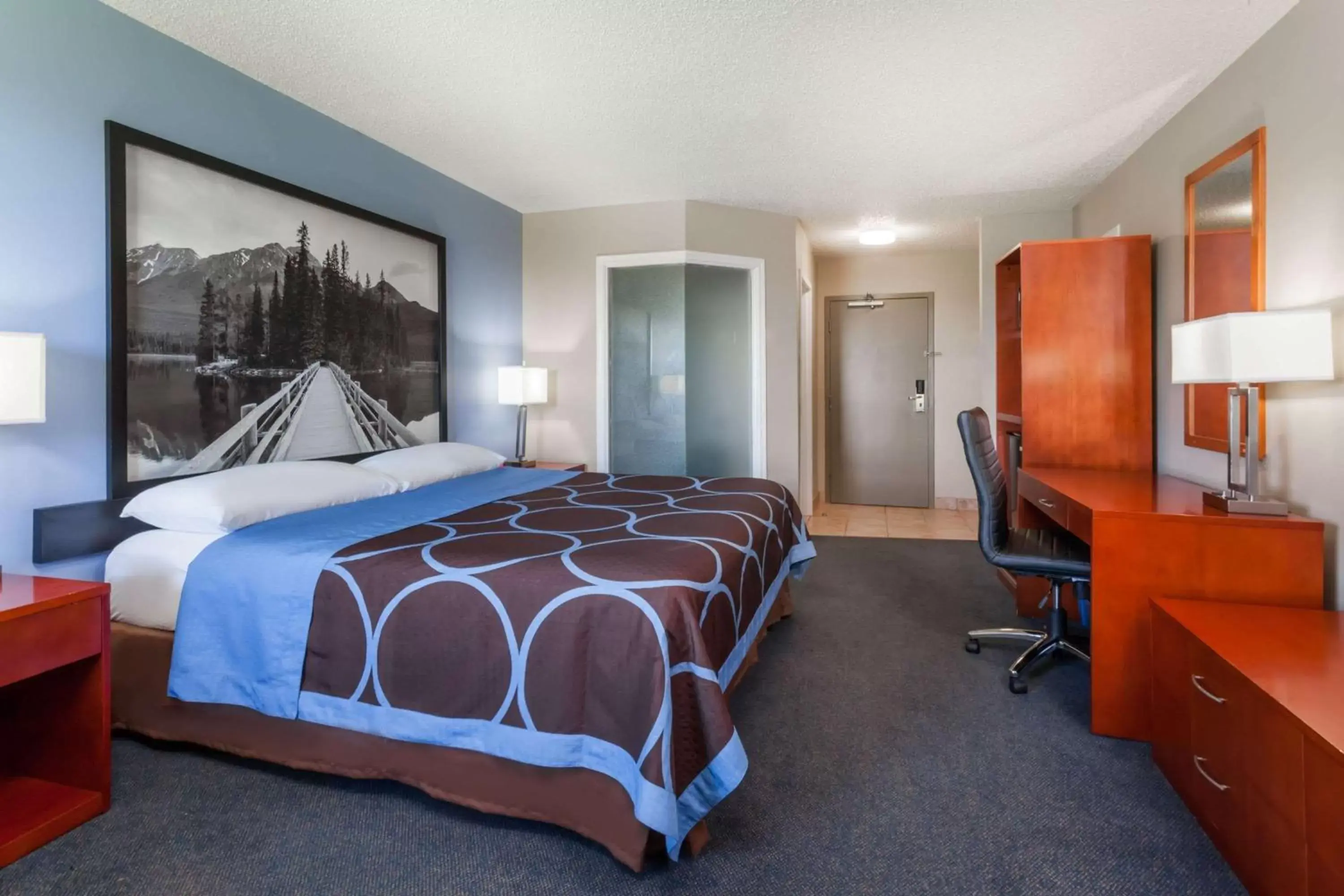 Photo of the whole room, Bed in Super 8 by Wyndham Sherwood Park/Edmonton Area