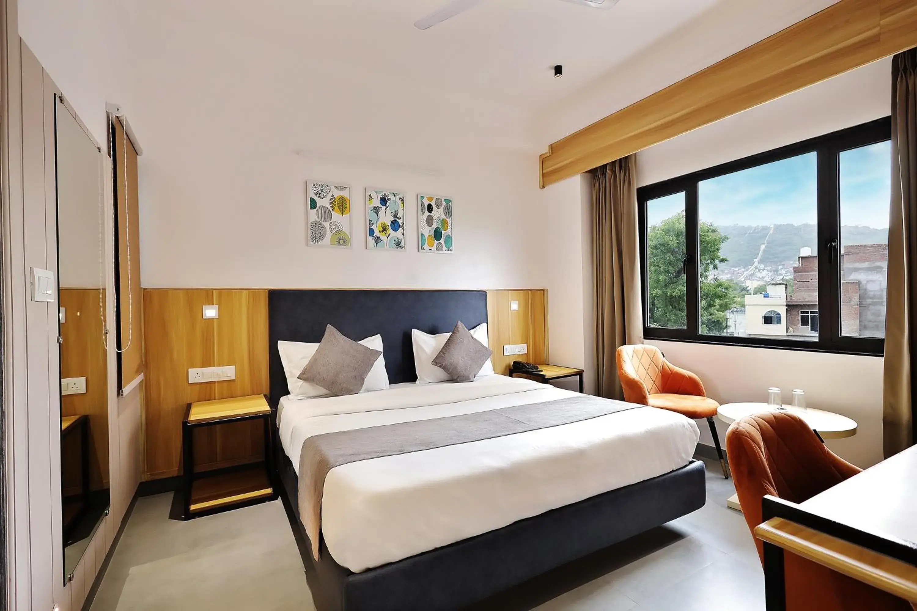 View (from property/room), Bed in Hotel Sparkle Inn Udaipur View (from property/room), Bed in Hotel Sparkle Inn Udaipur