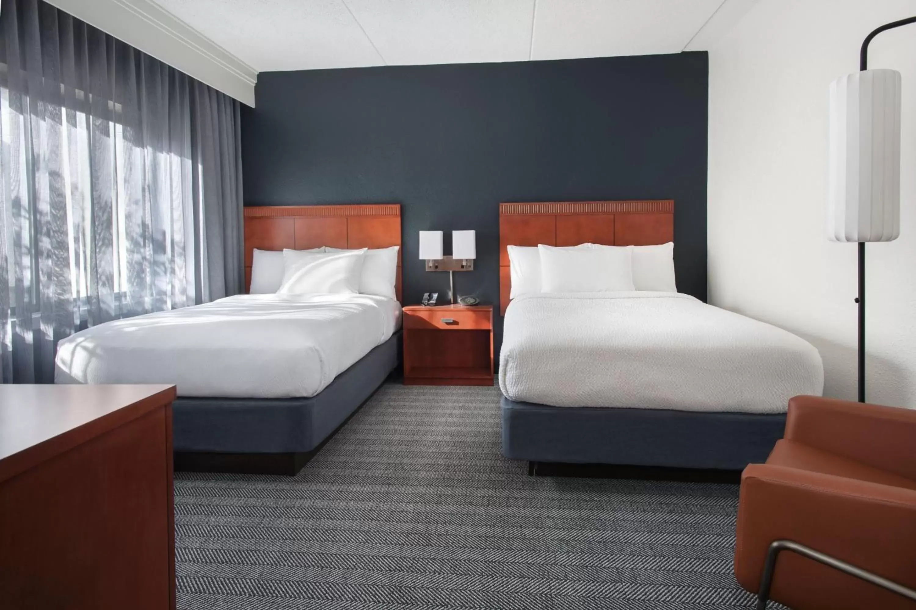 Photo of the whole room, Bed in Courtyard by Marriott Silver Spring North/White Oak