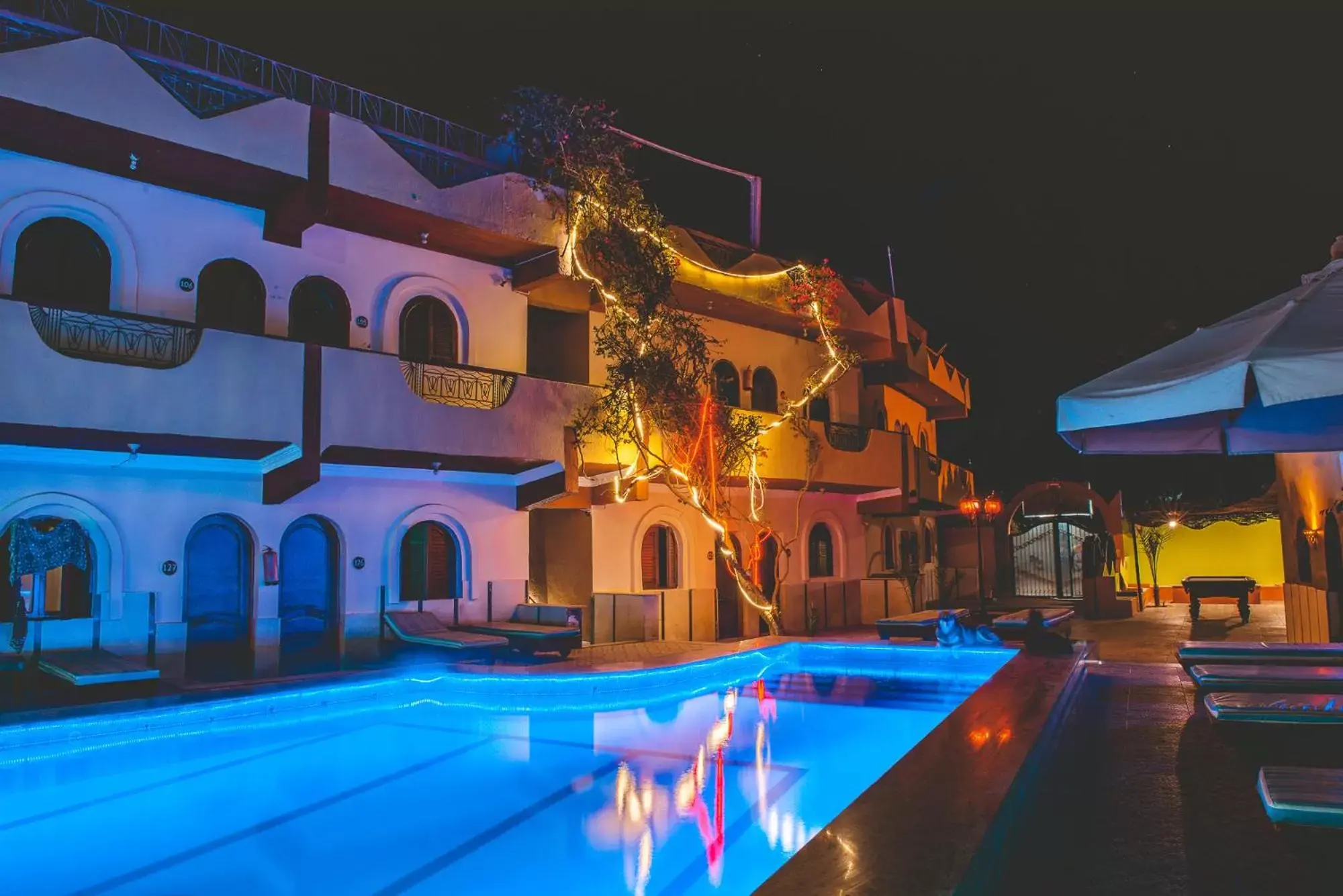 Swimming pool, Property Building in Dahab Plaza Hotel