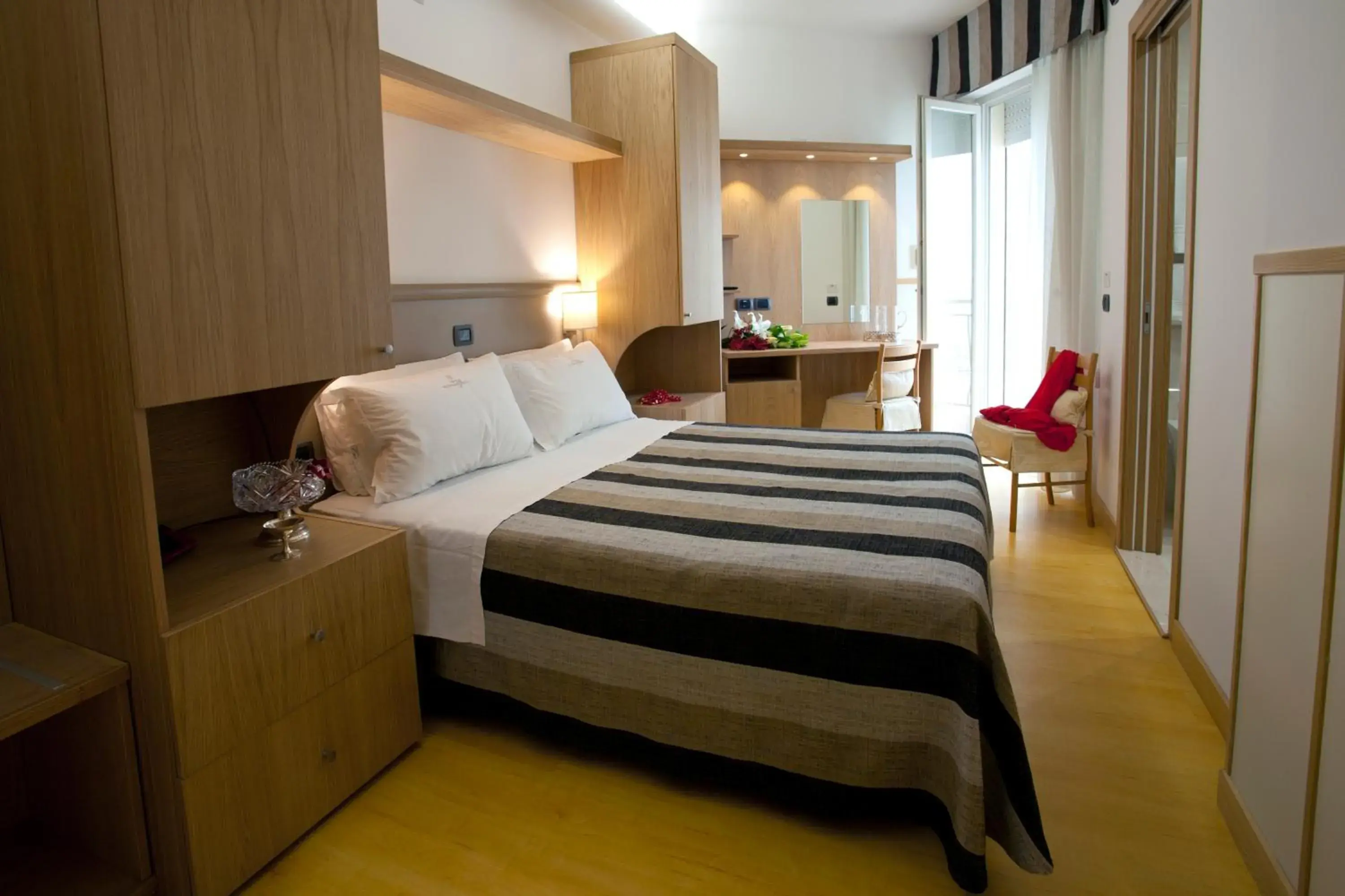 Photo of the whole room, Bed in Hotels Vidi Miramare & Delfino