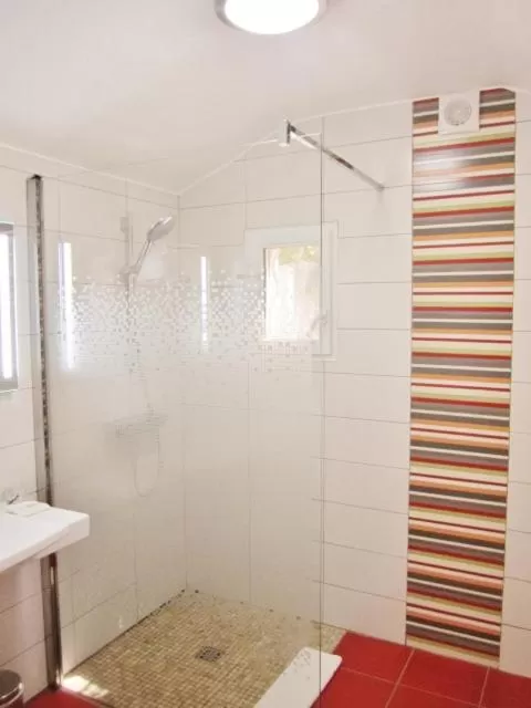 Shower in Domaine du Lac - Teritoria