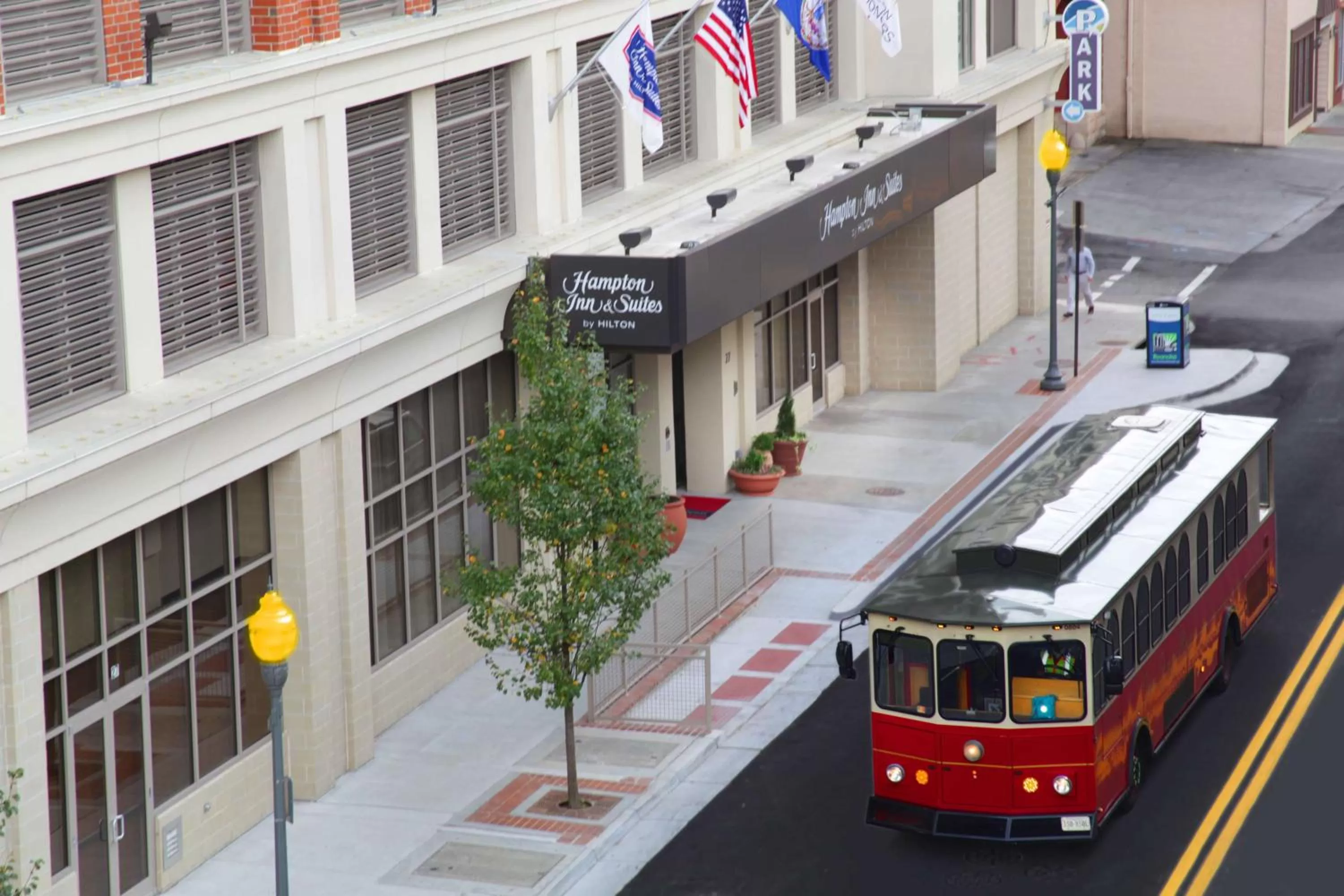 Property building in Hampton Inn & Suites - Roanoke-Downtown, VA