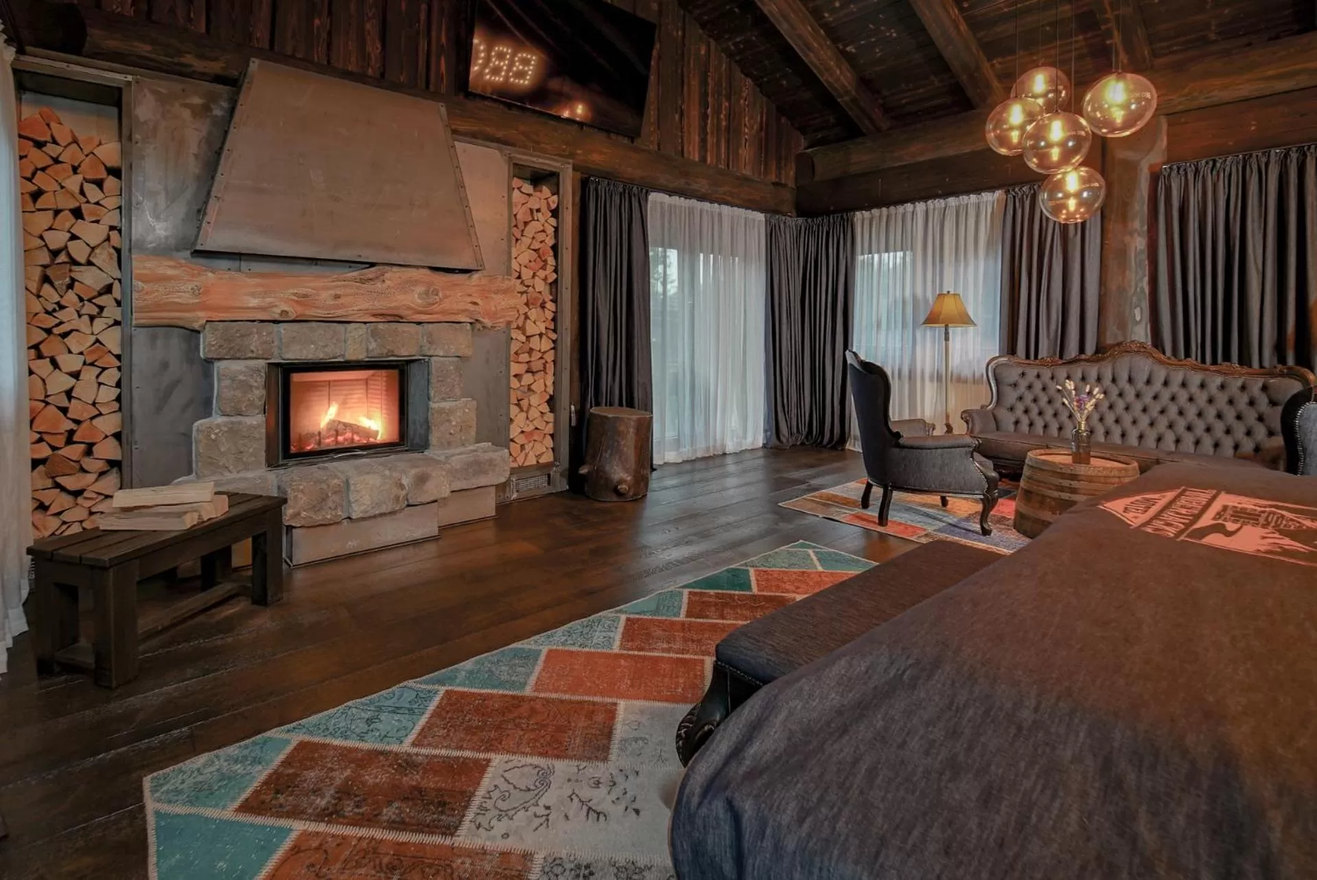 TV and multimedia, Bed in Timberjacks Kassel Motel