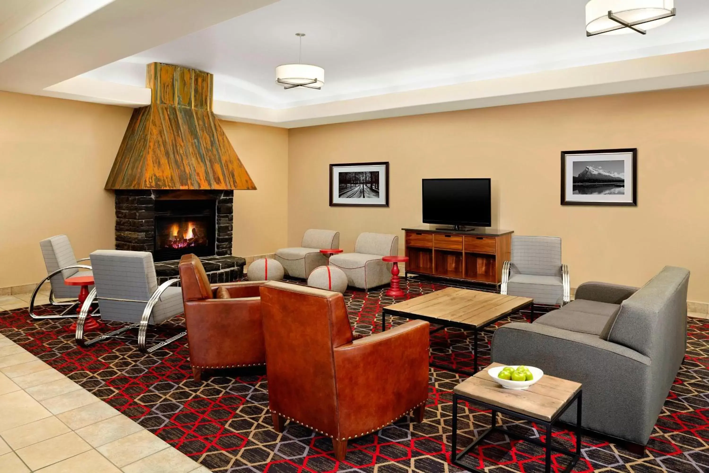 Lobby or reception, Seating Area in Four Points by Sheraton Edmonton South