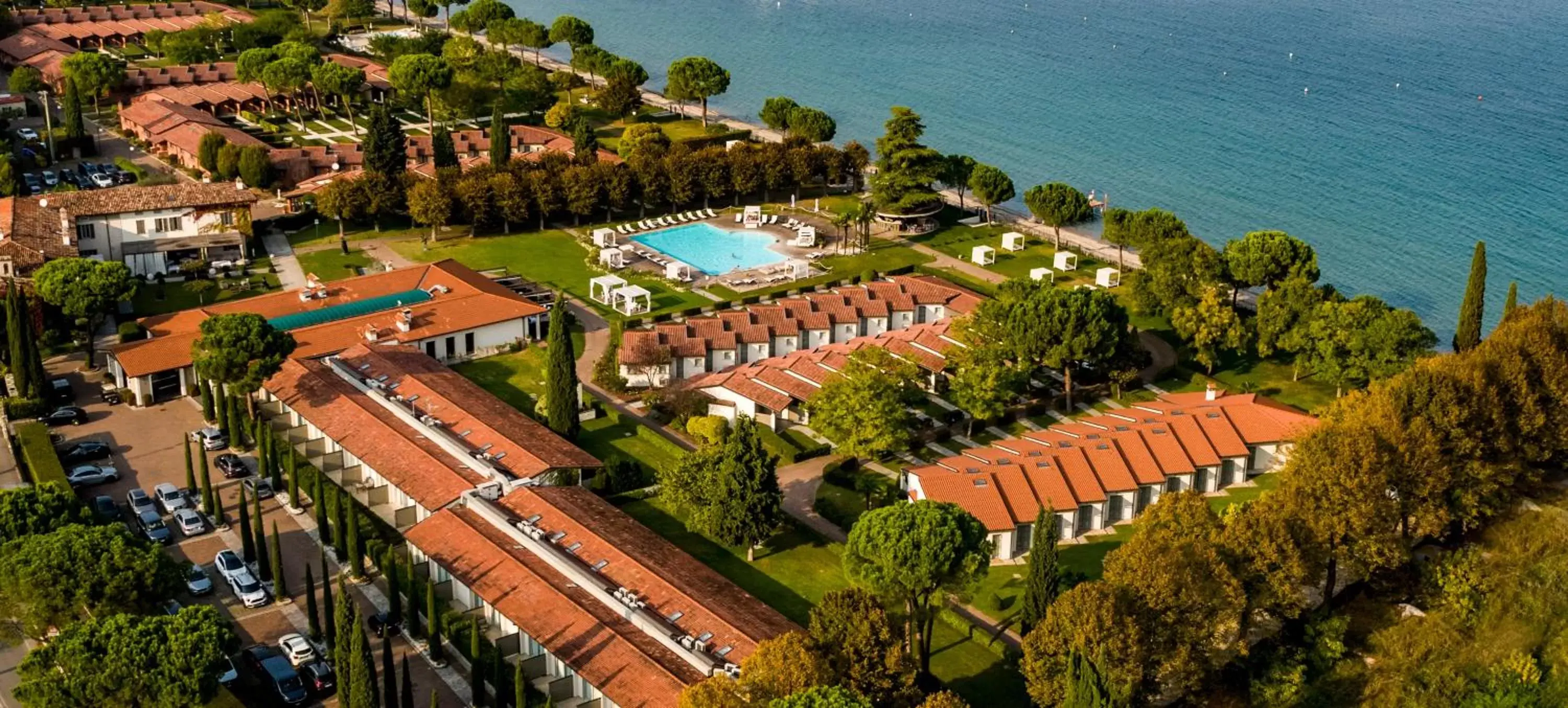 Bird's eye view, Bird's-eye View in Splendido Bay Luxury Spa Resort