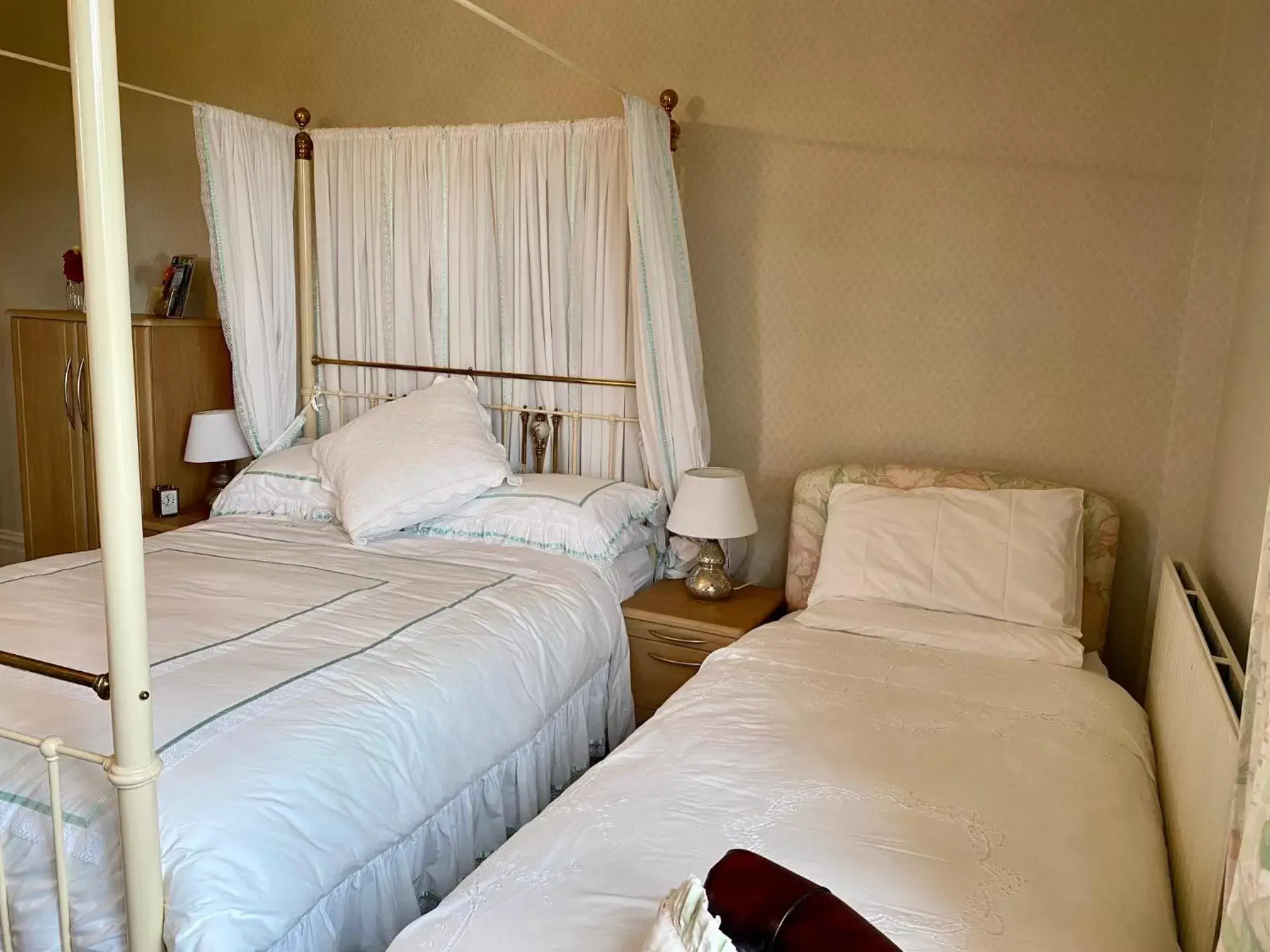 King Room with Garden View in Golborne Manor Bed and Breakfast King Room with Garden View in Golborne Manor Bed and Breakfast