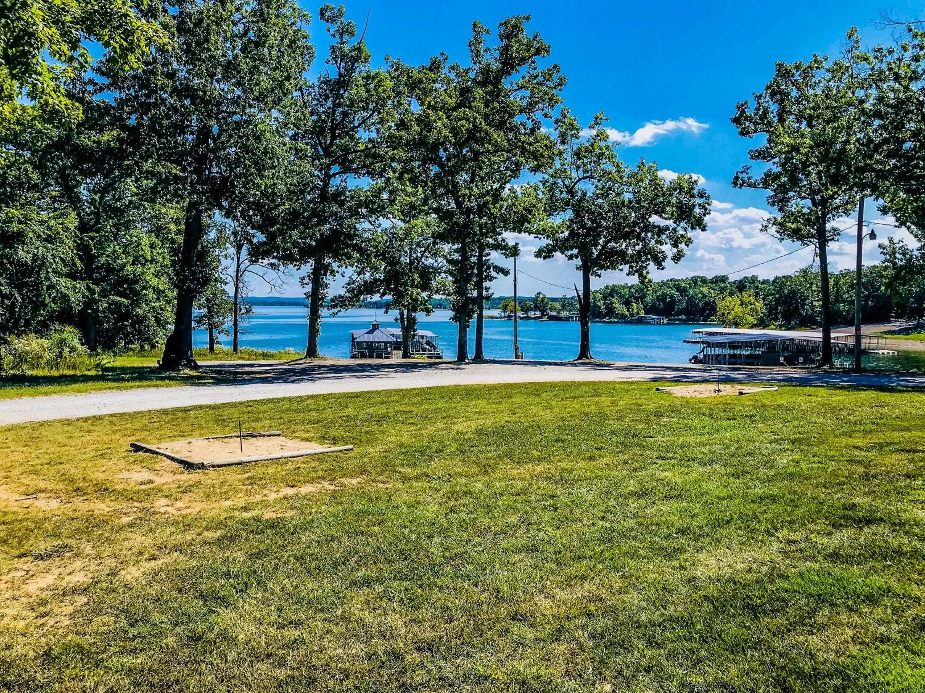 Lake view, Swimming Pool in Table Rock Resorts at Indian Point