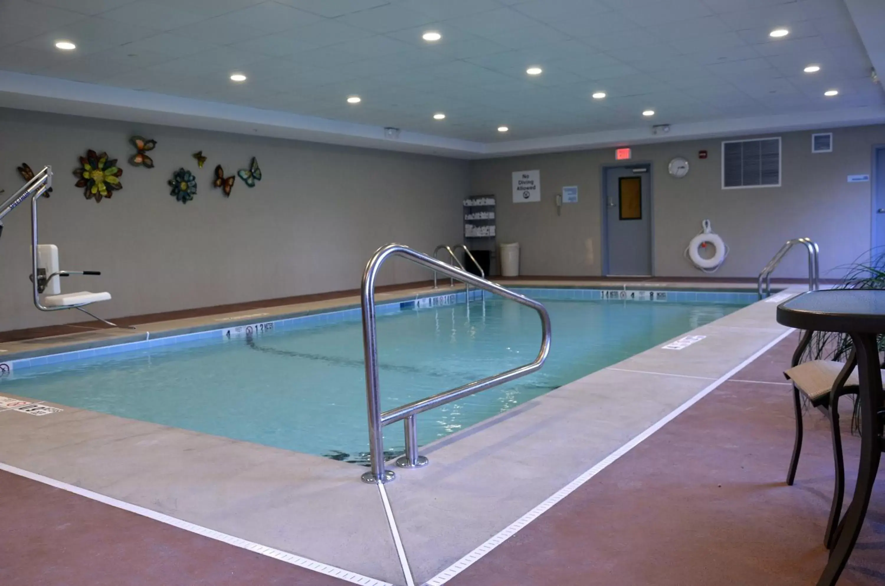 Swimming Pool in Holiday Inn Express Hartford-Newington, an IHG Hotel