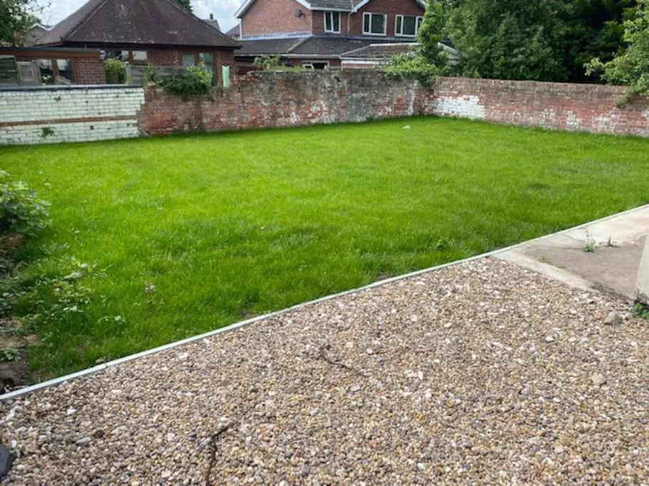 Garden in Newly refurbished studio, great location 8 studios