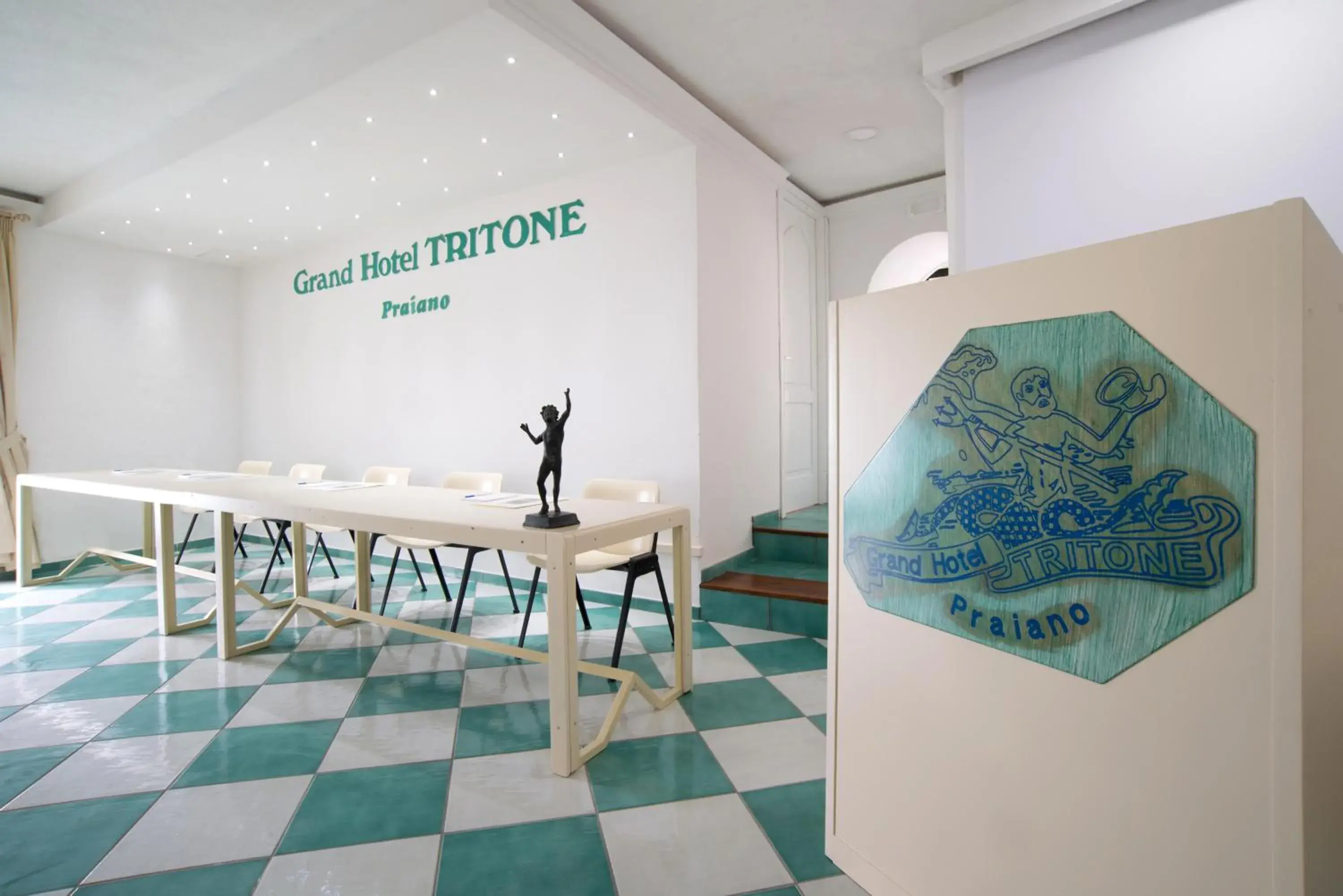 Meeting/conference room, Dining Area in Grand Hotel Tritone