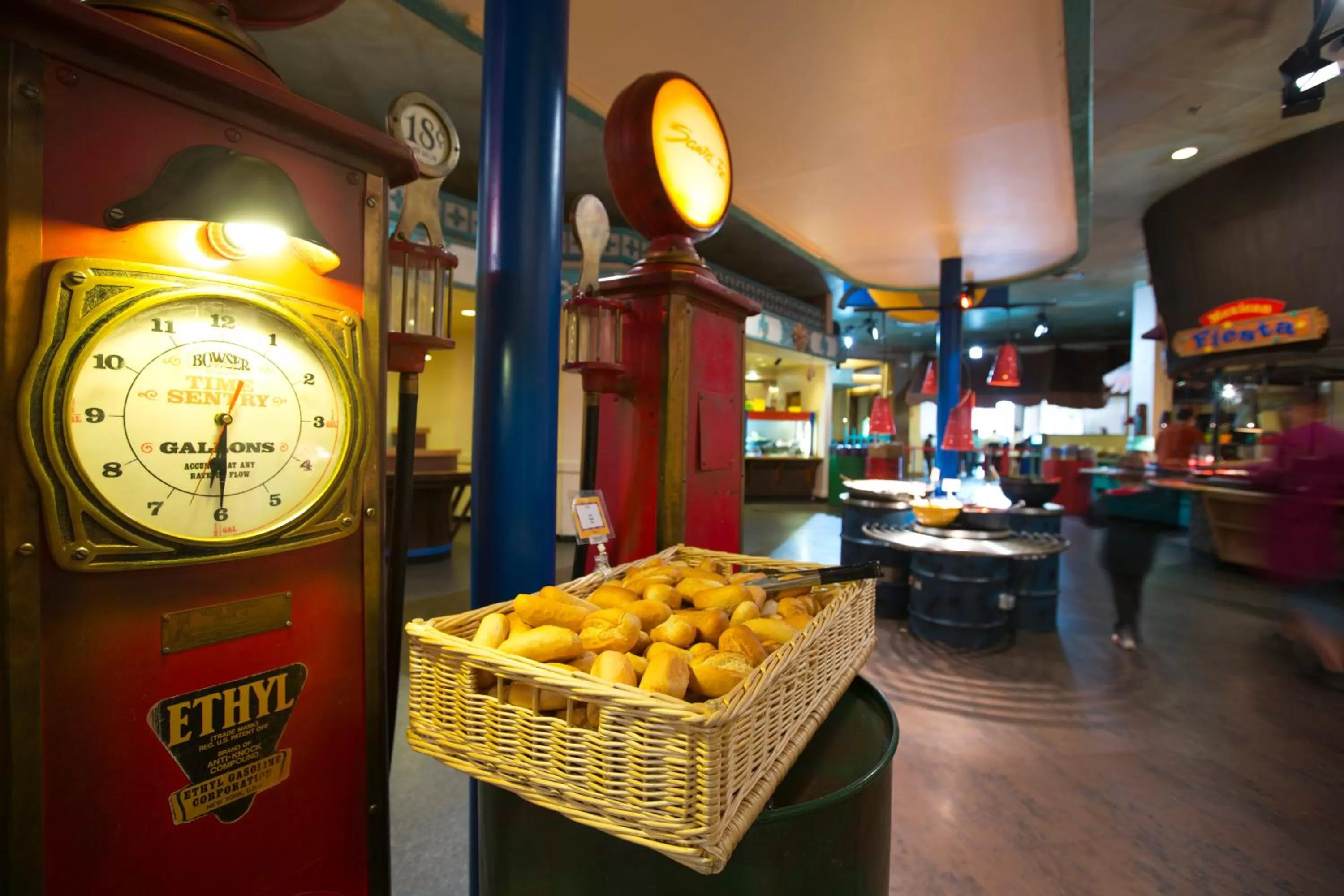 Restaurant/places to eat in Disney Hotel Santa Fe