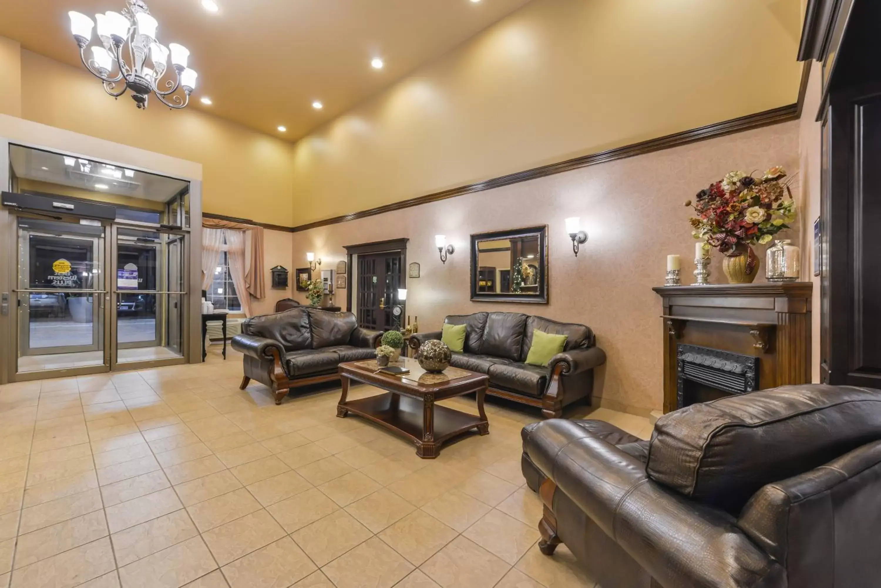 Lobby or reception, Seating Area in Best Western Plus Grand-Sault Hotel & Suites