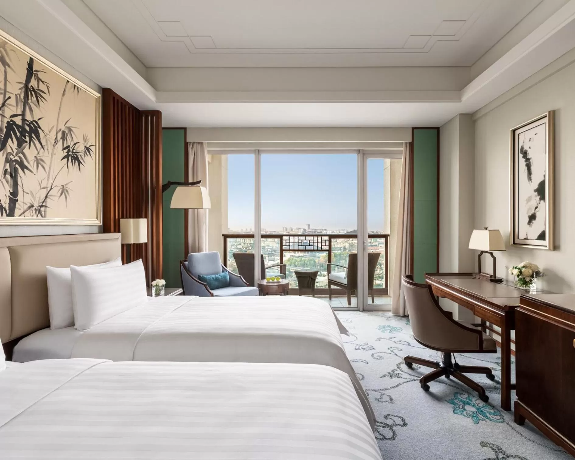 Photo of the whole room, Bed in Shangri-La Qufu