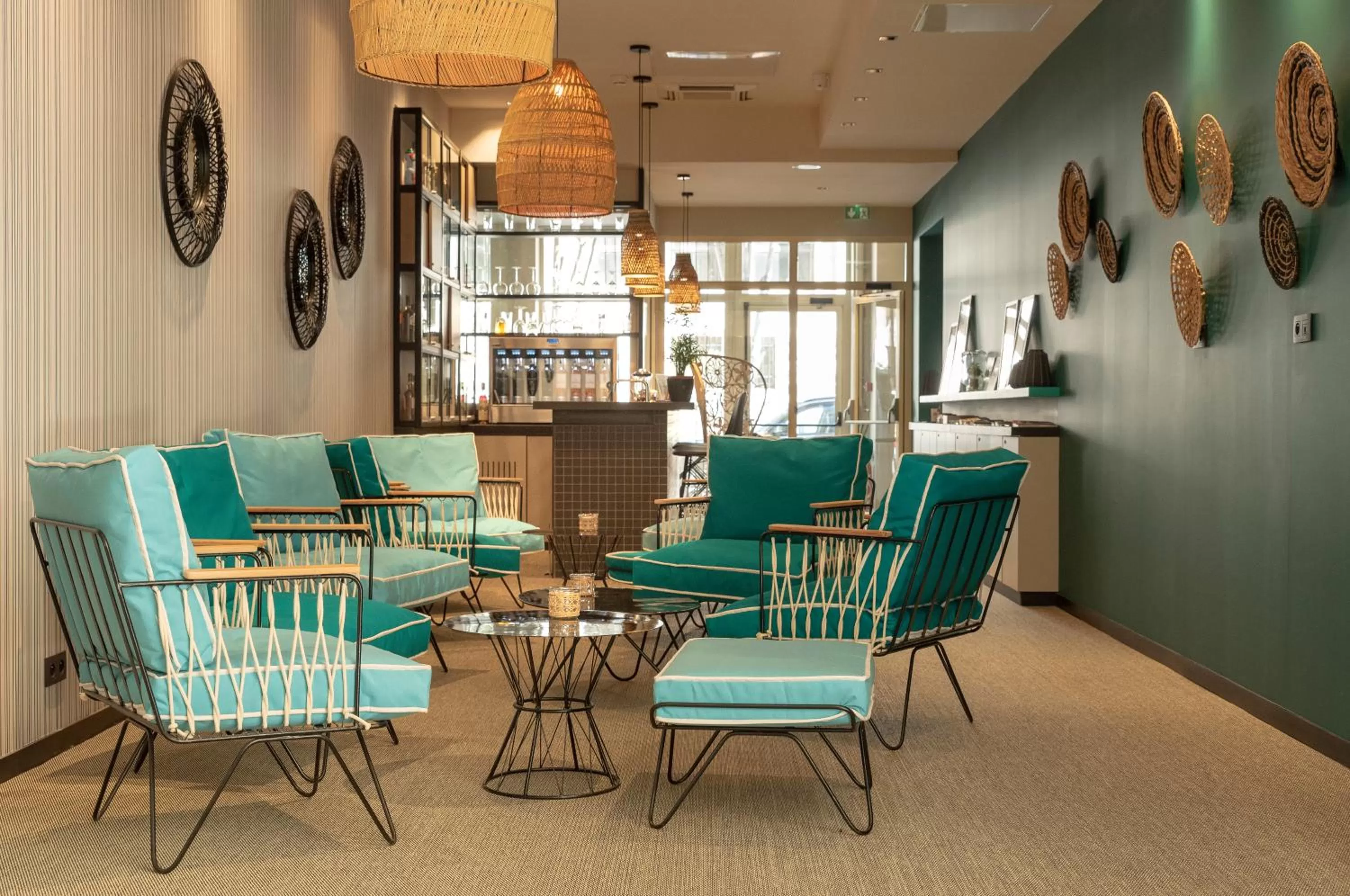 Lounge or bar in Best Western Plus Hôtel La Joliette