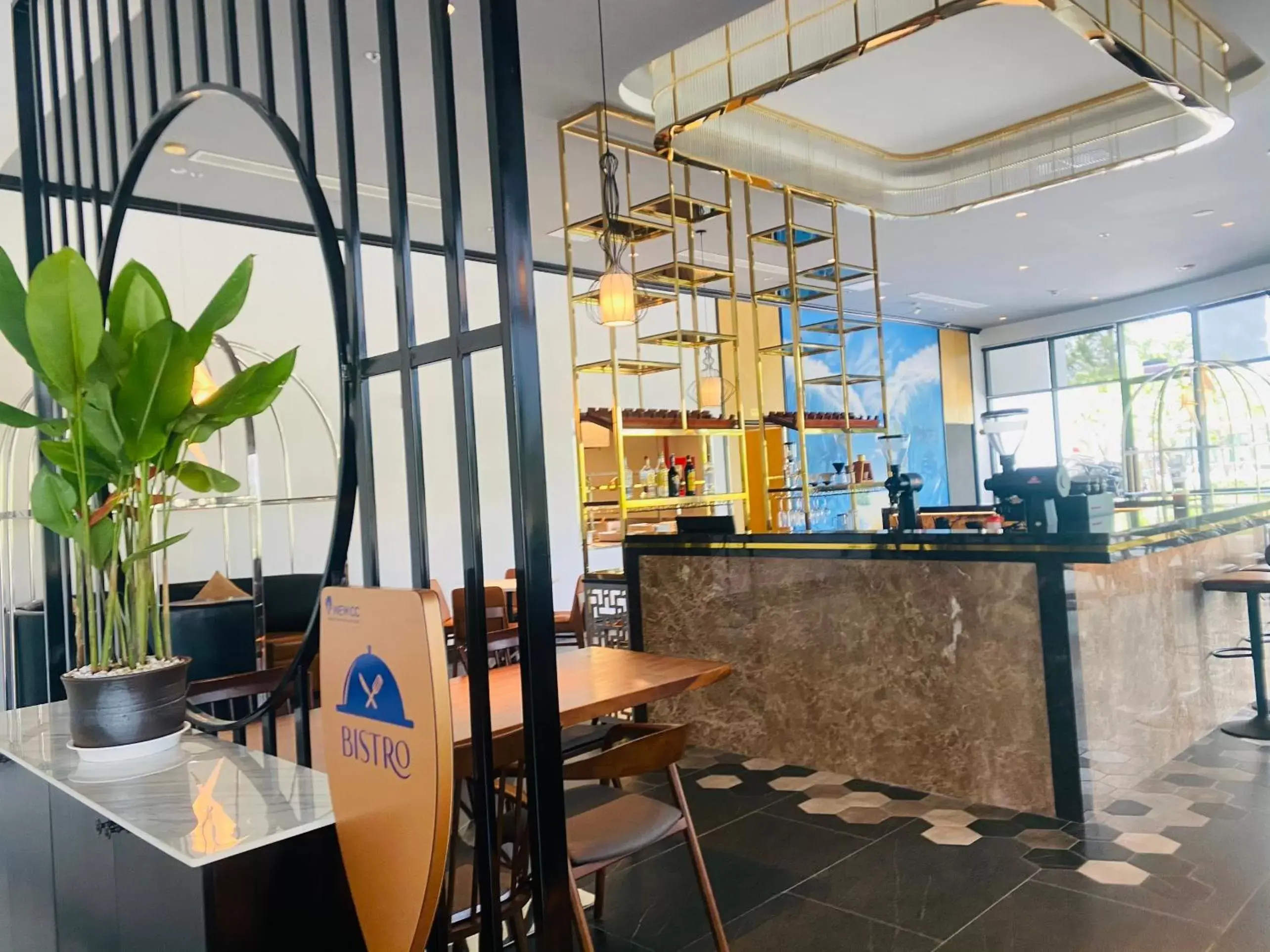 Restaurant/places to eat in NEWCC HOTEL AND SERVICED APARTMENT Restaurant/places to eat in NEWCC HOTEL AND SERVICED APARTMENT